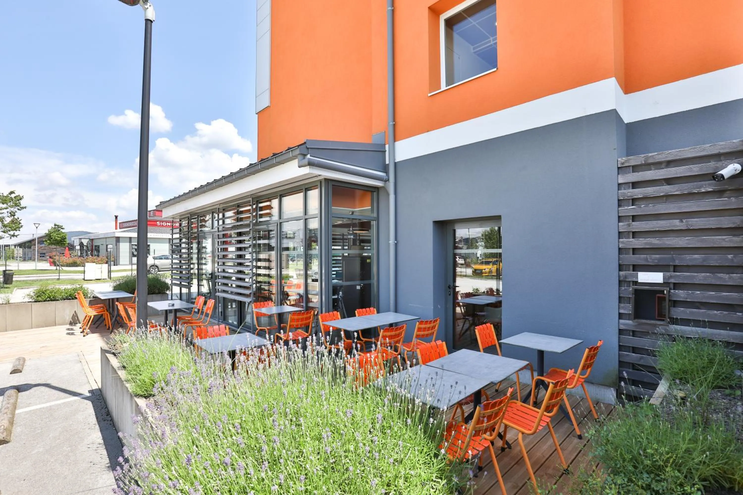 Seating area in Kyriad Pontarlier