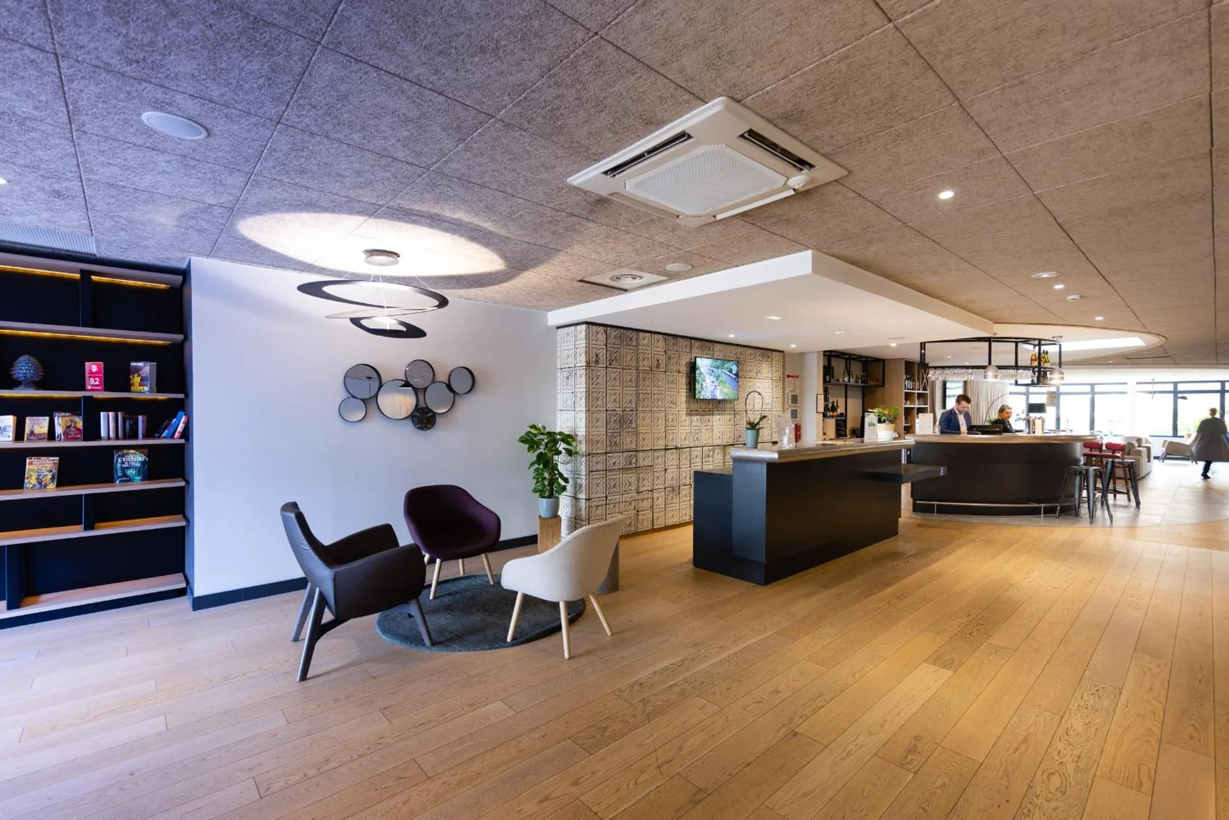 Lobby or reception in Campanile Limoges Centre - Gare