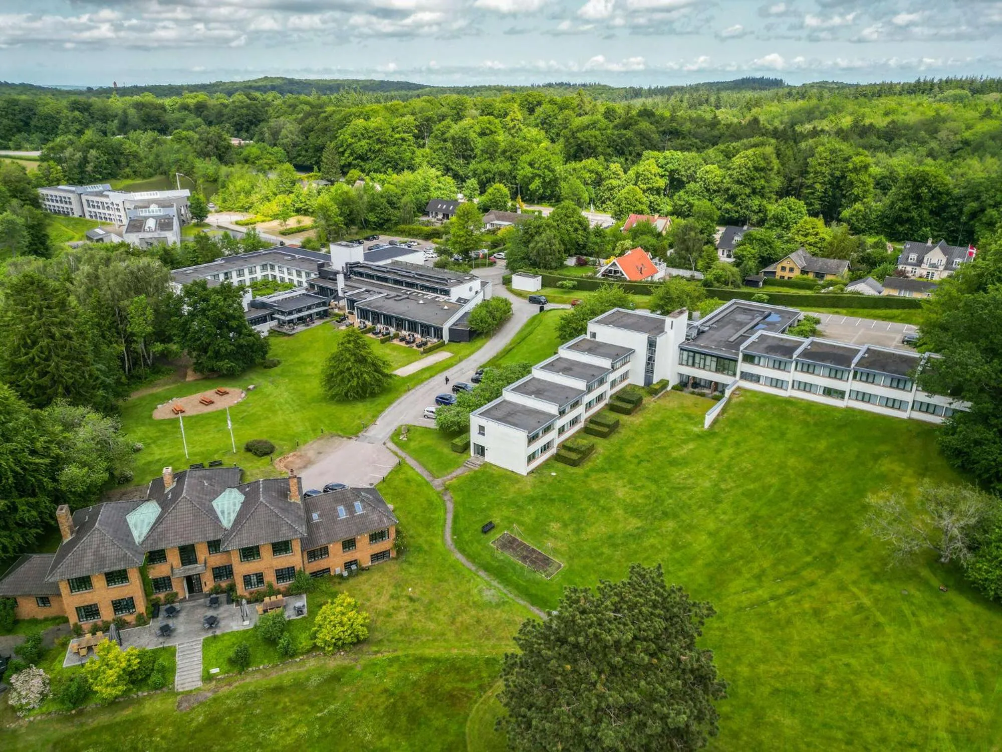 Property building in Comwell Holte