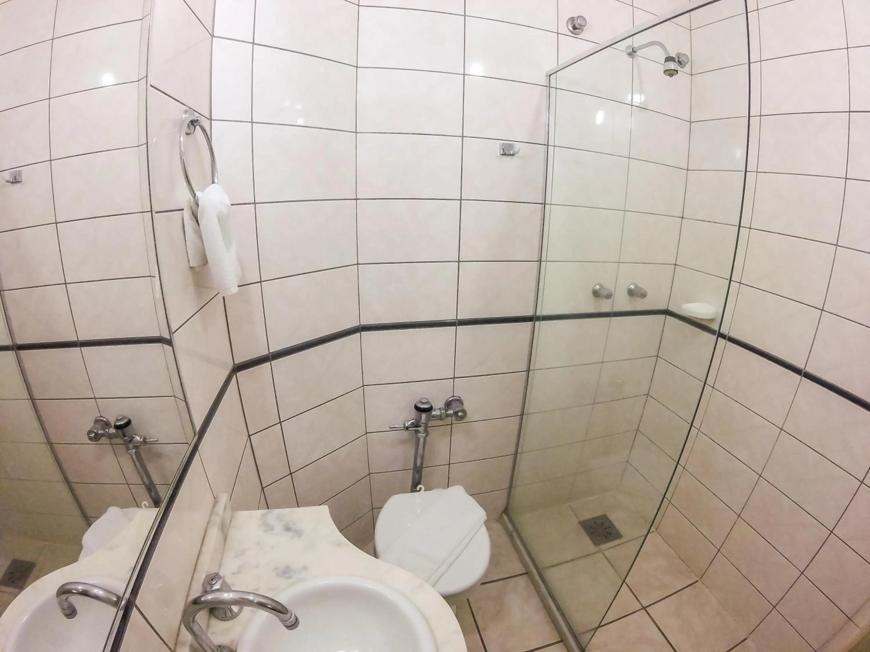 Bathroom in Milão Hotel