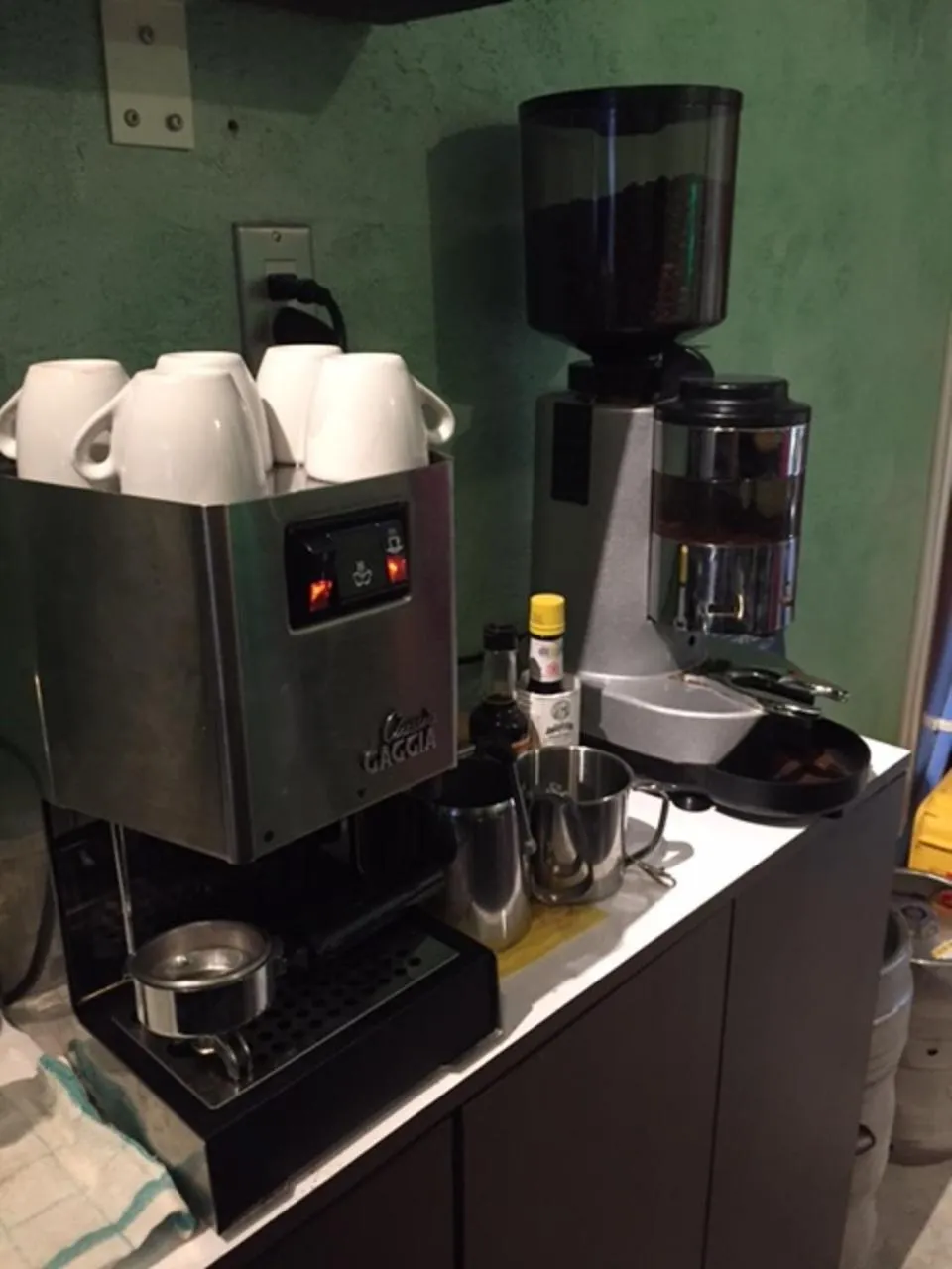 Coffee/tea facilities in Backstage Party Hostel & Bar