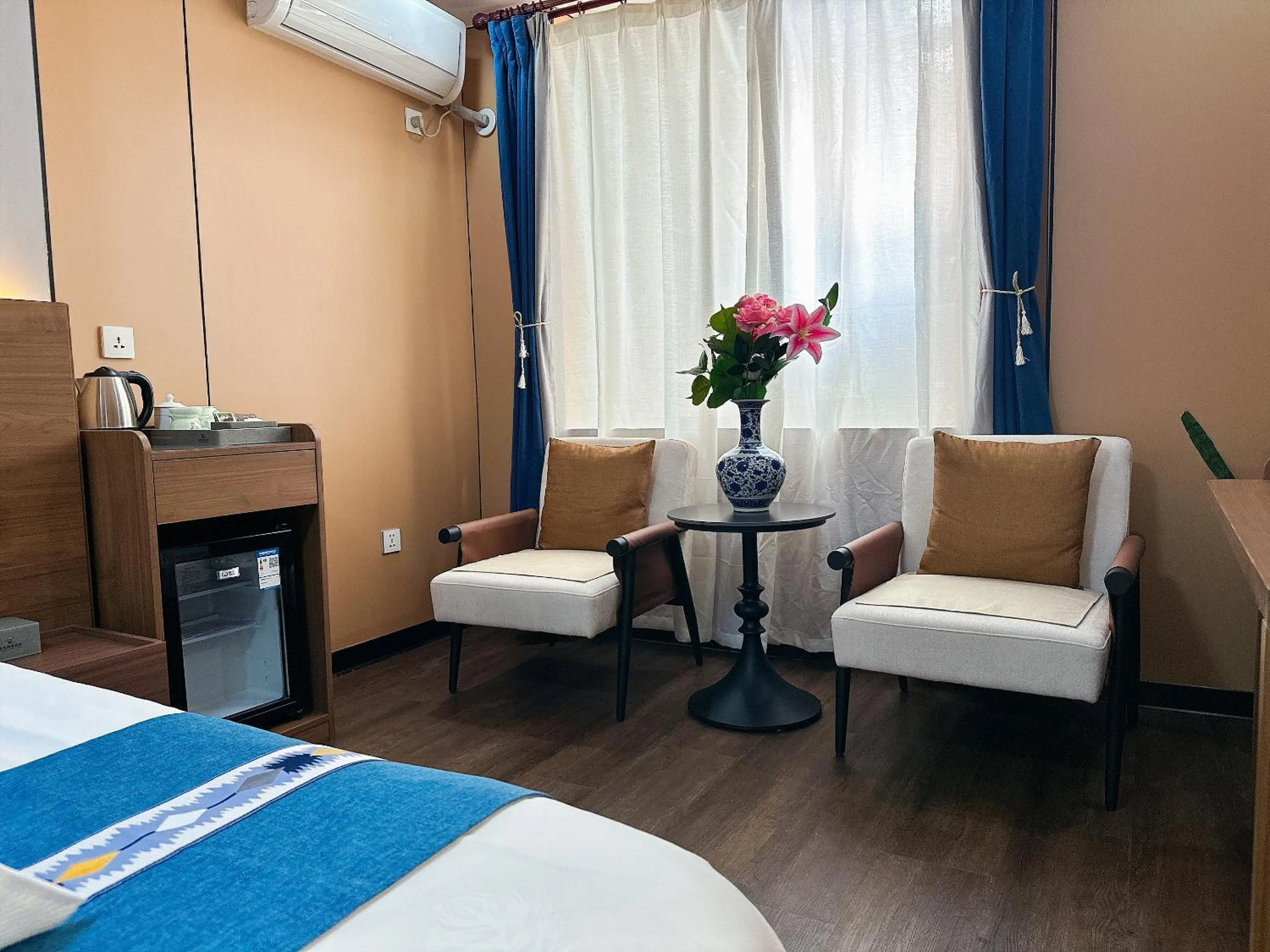 Seating area in Nanjing Restaurant & Motel