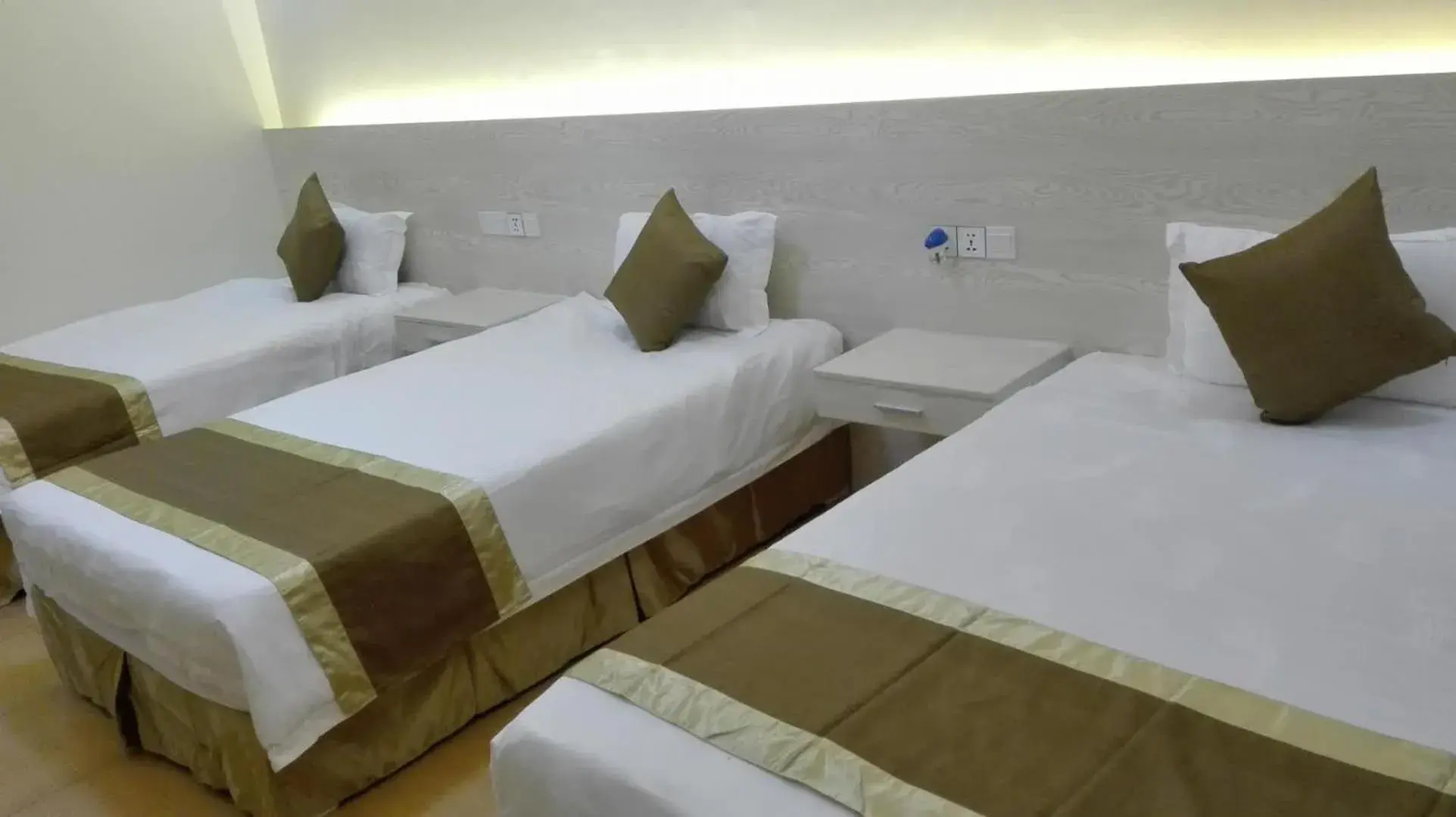 Triple Room in Nanjing Restaurant & Motel Triple Room in Nanjing Restaurant & Motel