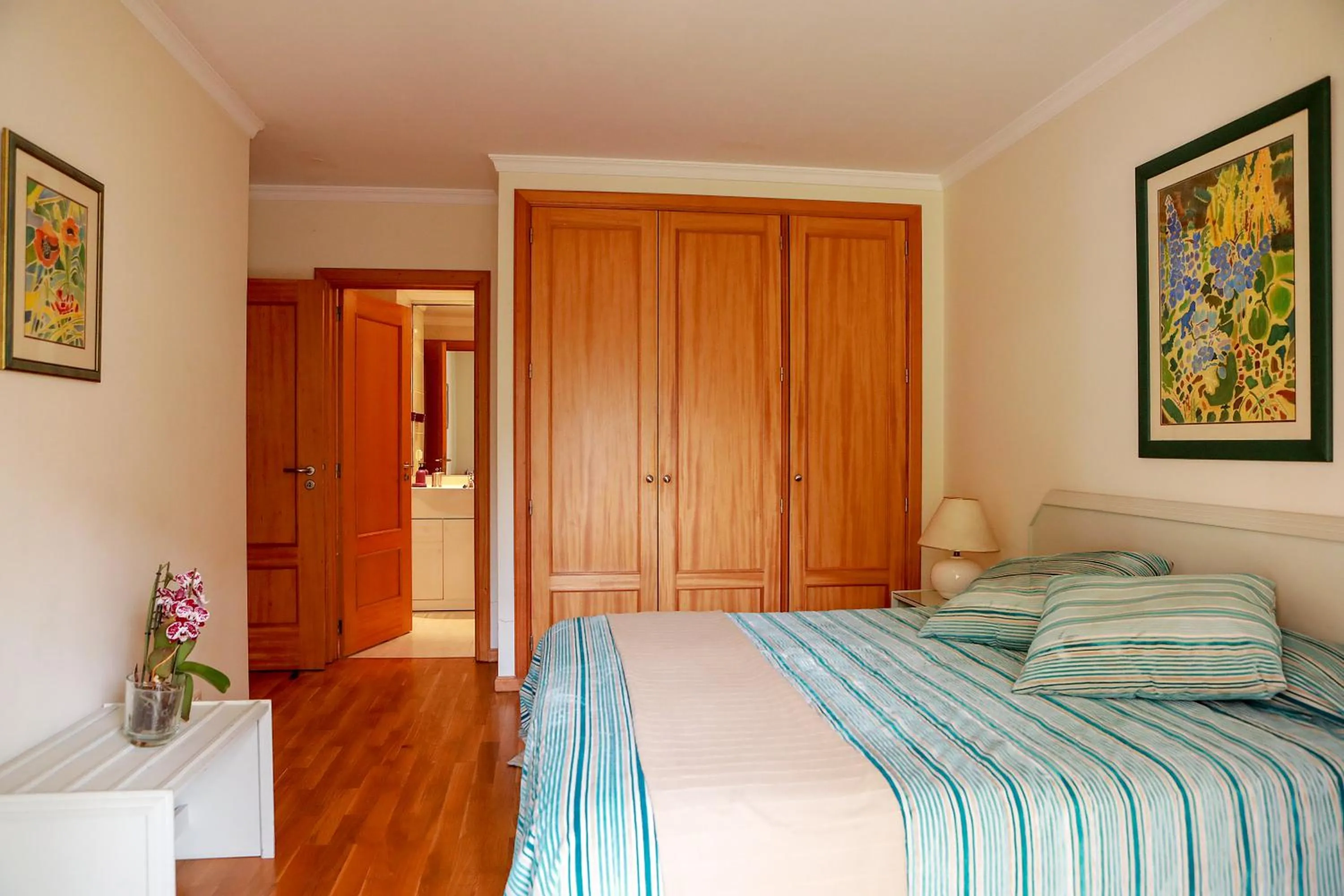Bathroom, Bed in Apartamento Infante