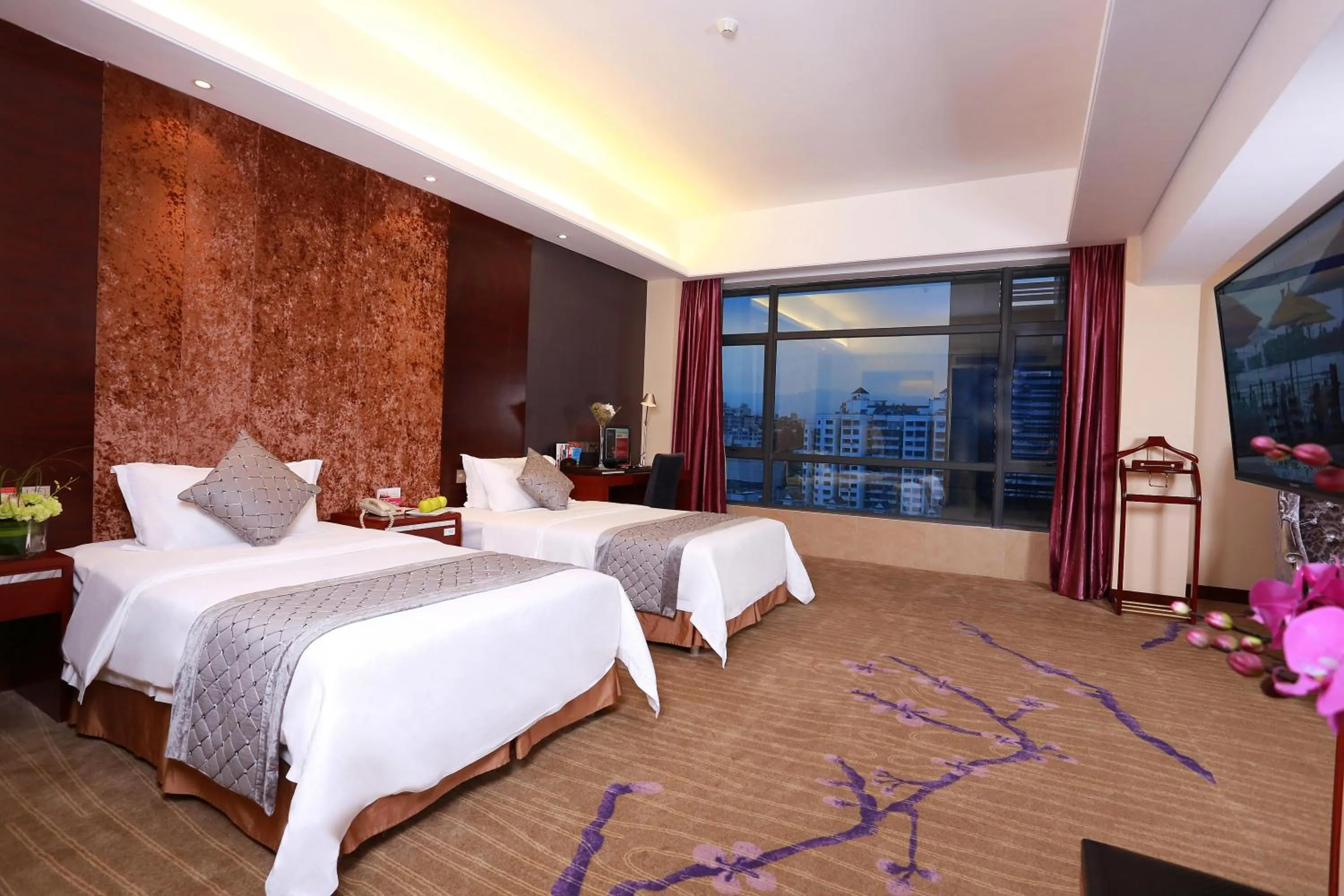 Photo of the whole room in Ramada Longyan