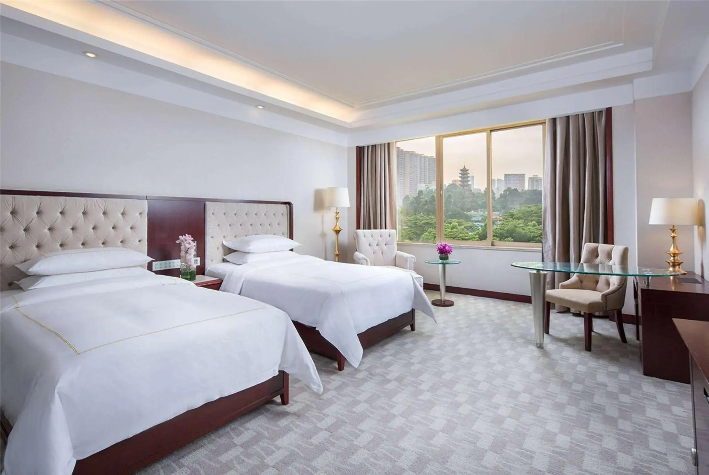 Food and drinks, Bed in Ramada Shenzhen Baoan