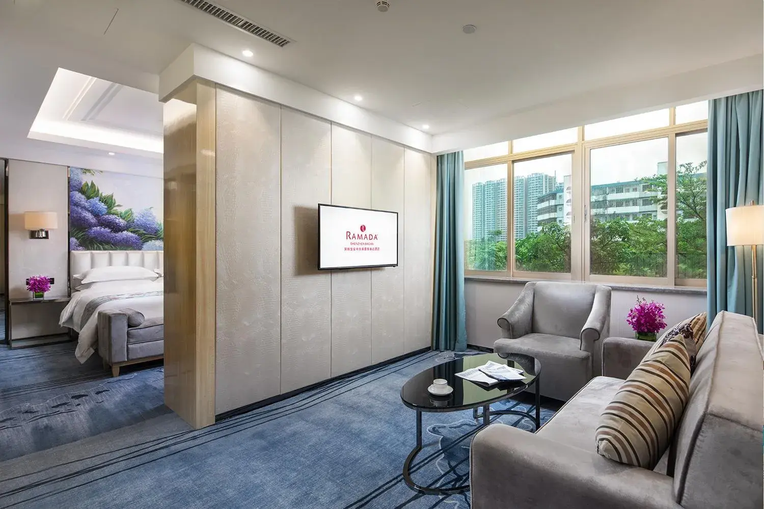 Living room, Seating Area in Ramada Shenzhen Baoan