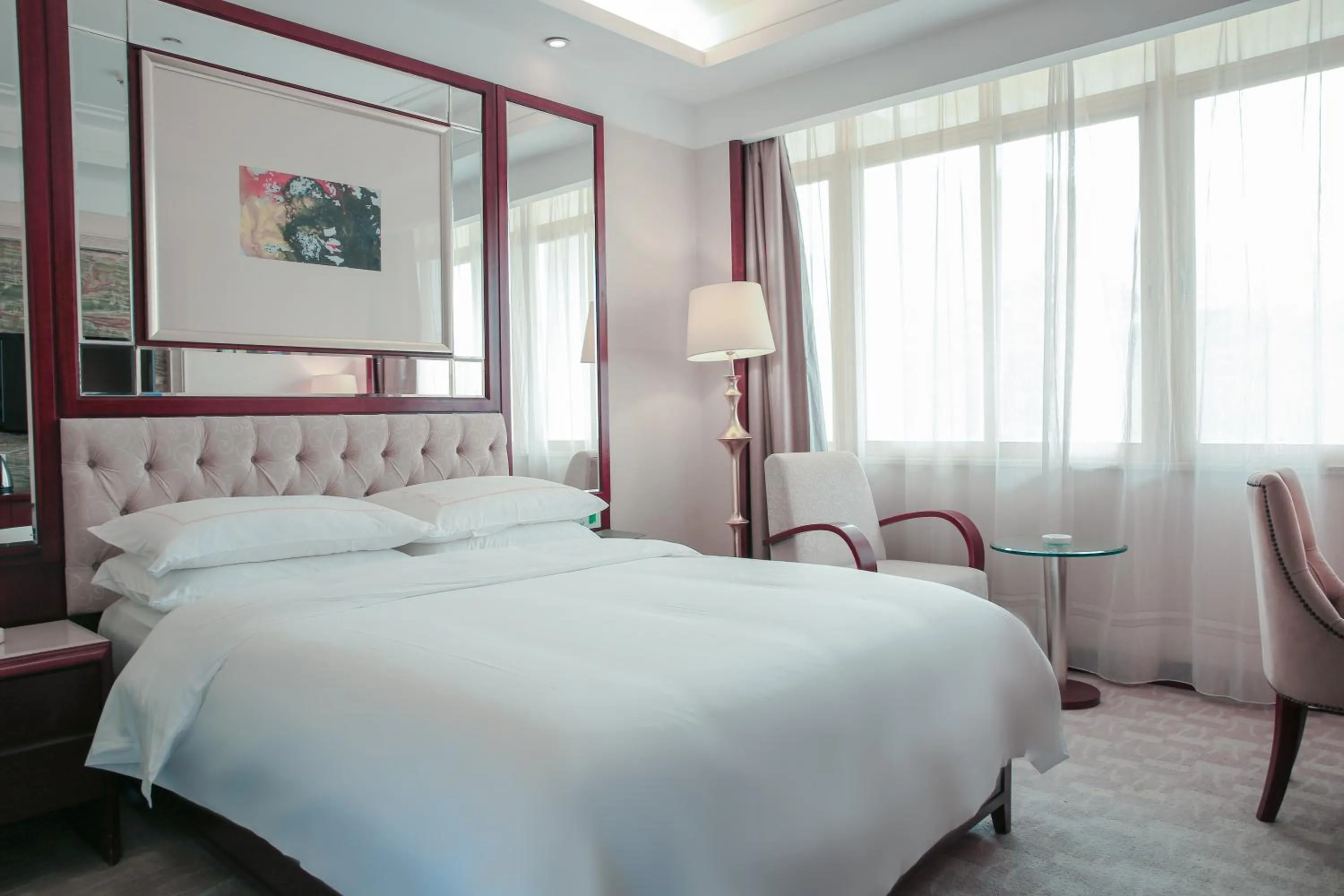 Bed in Ramada Shenzhen Baoan