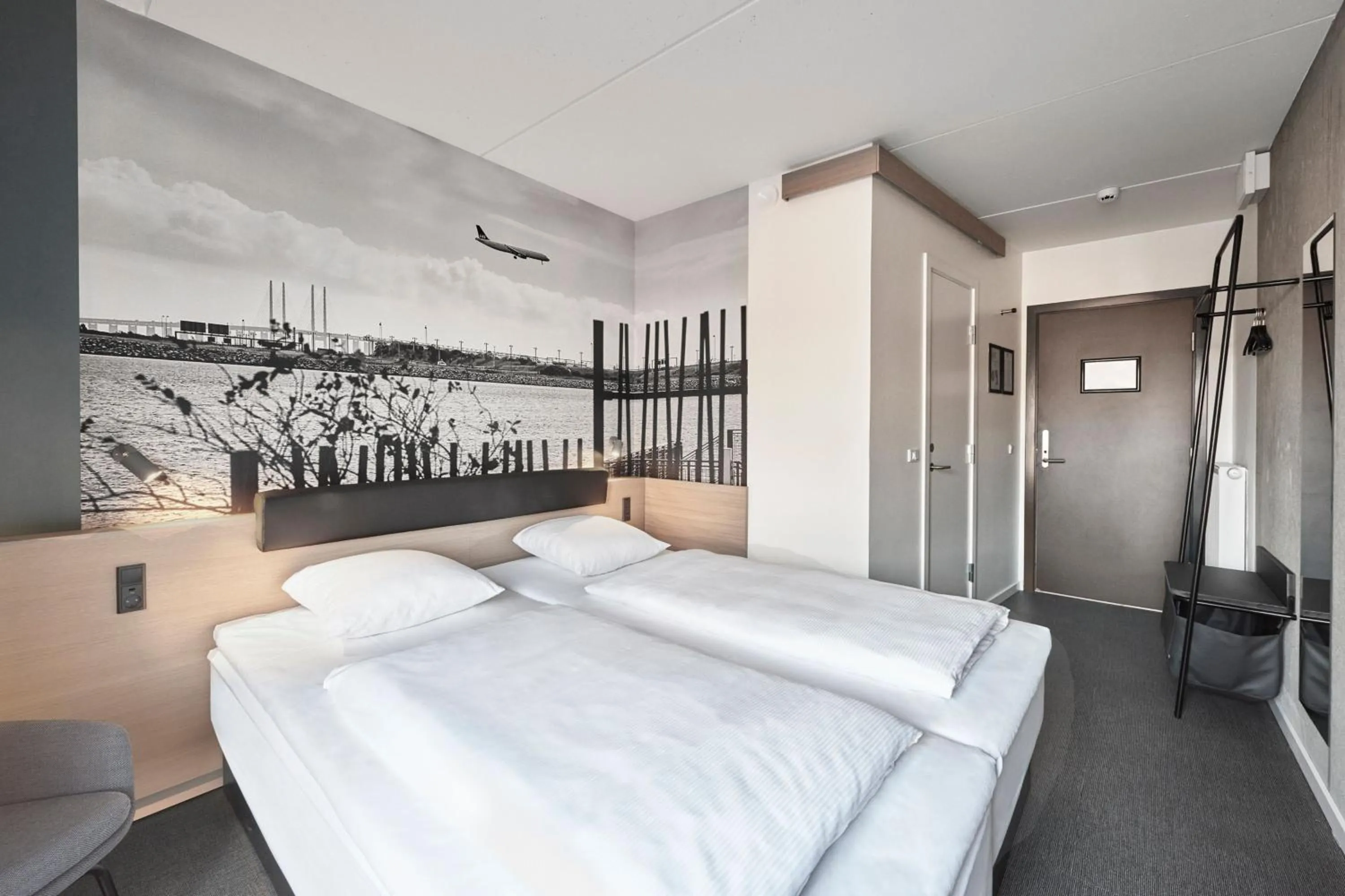 Photo of the whole room, Bed in Four Points Flex by Sheraton Copenhagen Airport