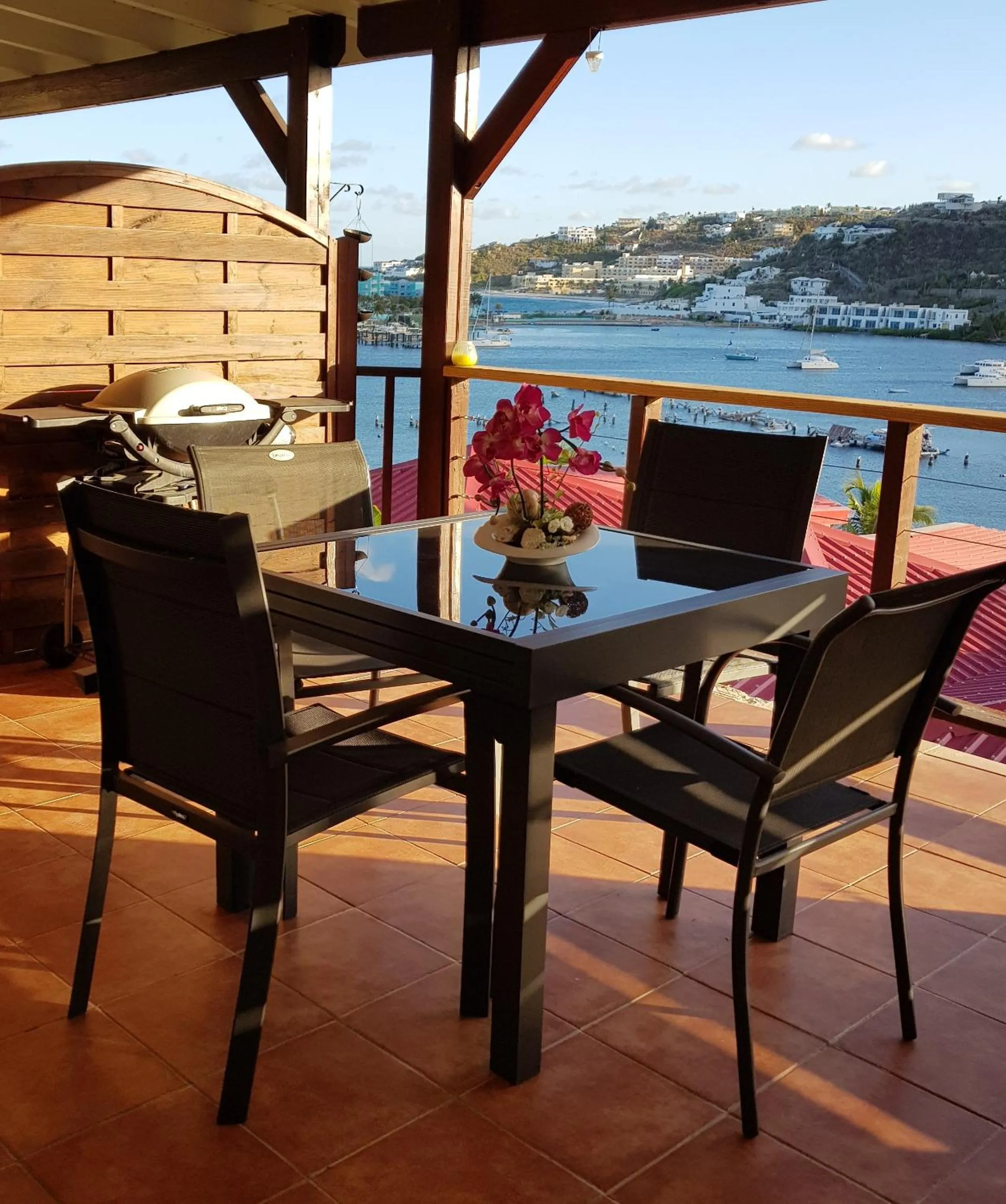 BBQ facilities in Les Balcons d'Oyster Pond