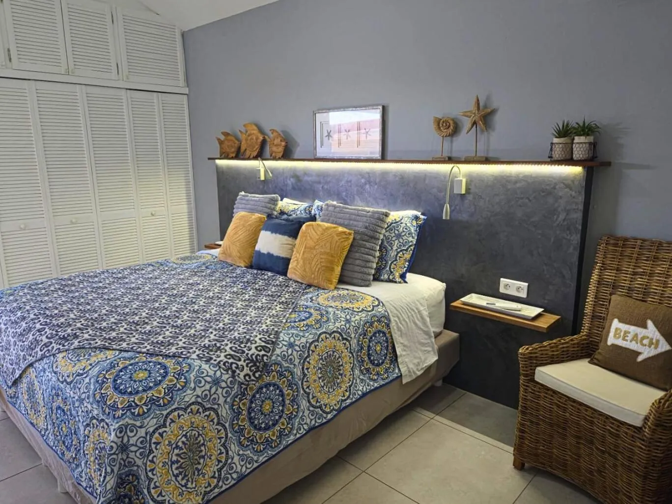 Bed in Les Balcons d'Oyster Pond