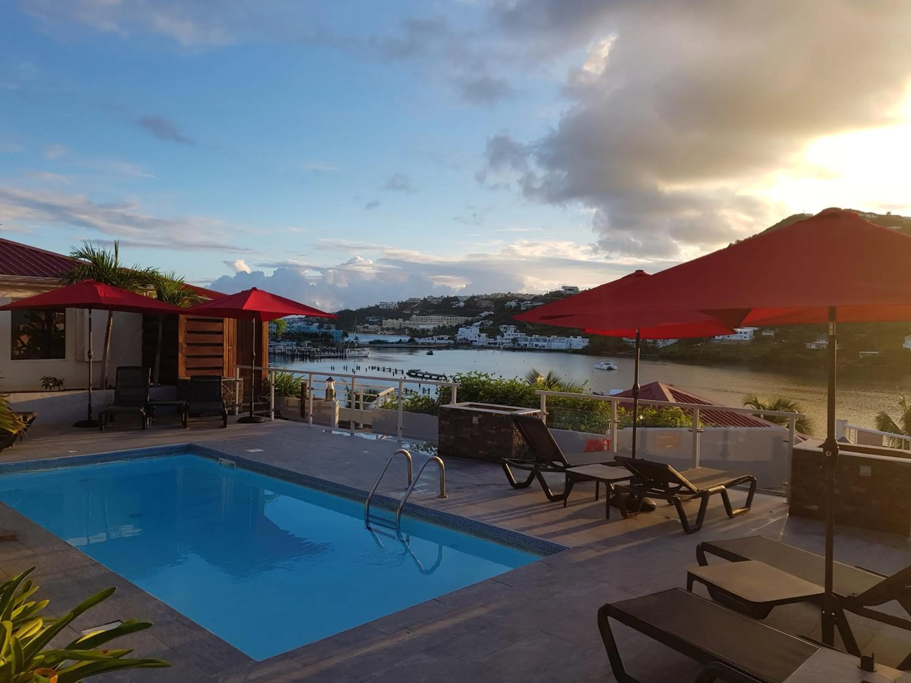 Pool view in Les Balcons d'Oyster Pond
