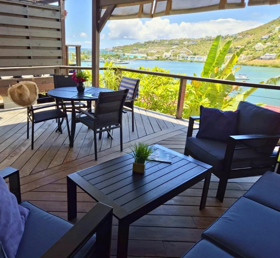 Patio in Les Balcons d'Oyster Pond