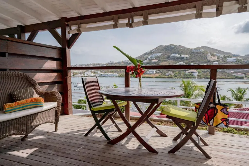 Patio in Les Balcons d'Oyster Pond