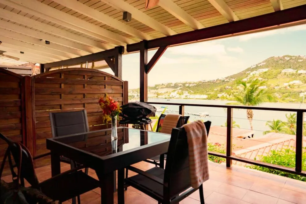 Patio in Les Balcons d'Oyster Pond