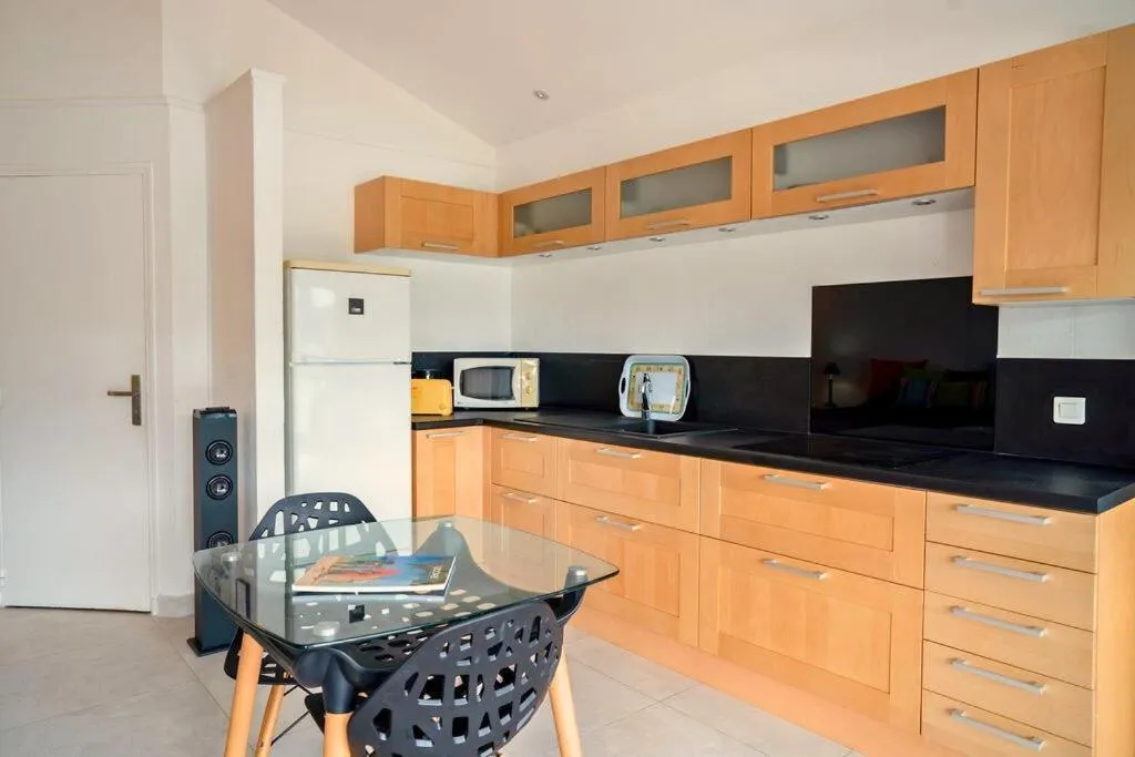 kitchen in Les Balcons d'Oyster Pond