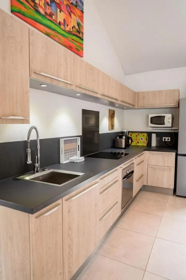 Kitchen or kitchenette in Les Balcons d'Oyster Pond