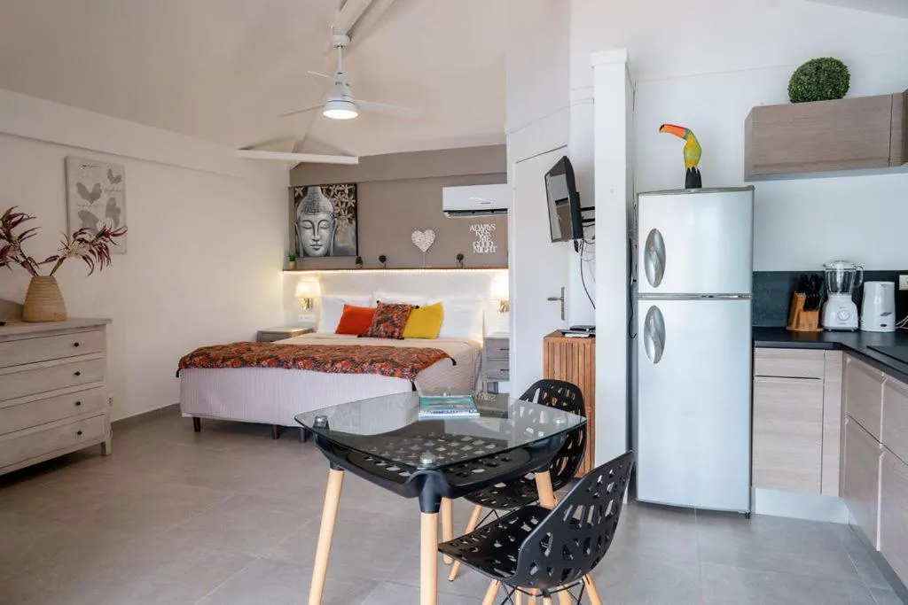 Bed in Les Balcons d'Oyster Pond