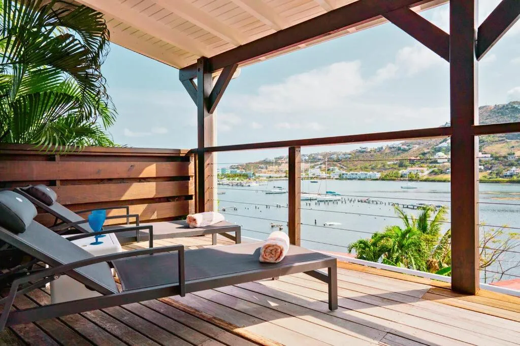 Balcony/Terrace in Les Balcons d'Oyster Pond