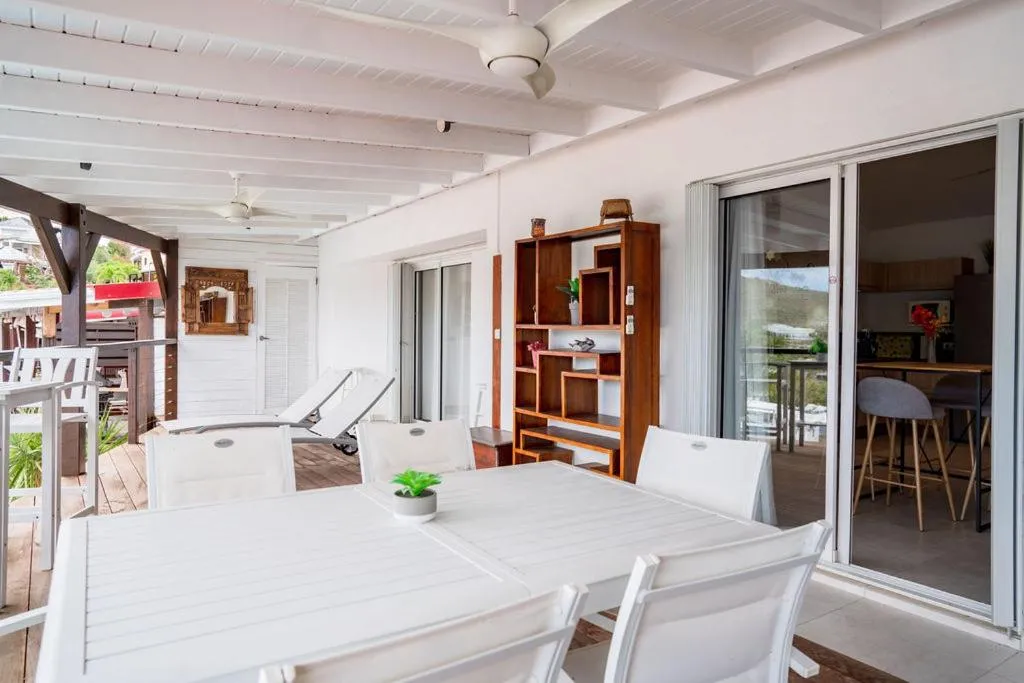 Patio in Les Balcons d'Oyster Pond