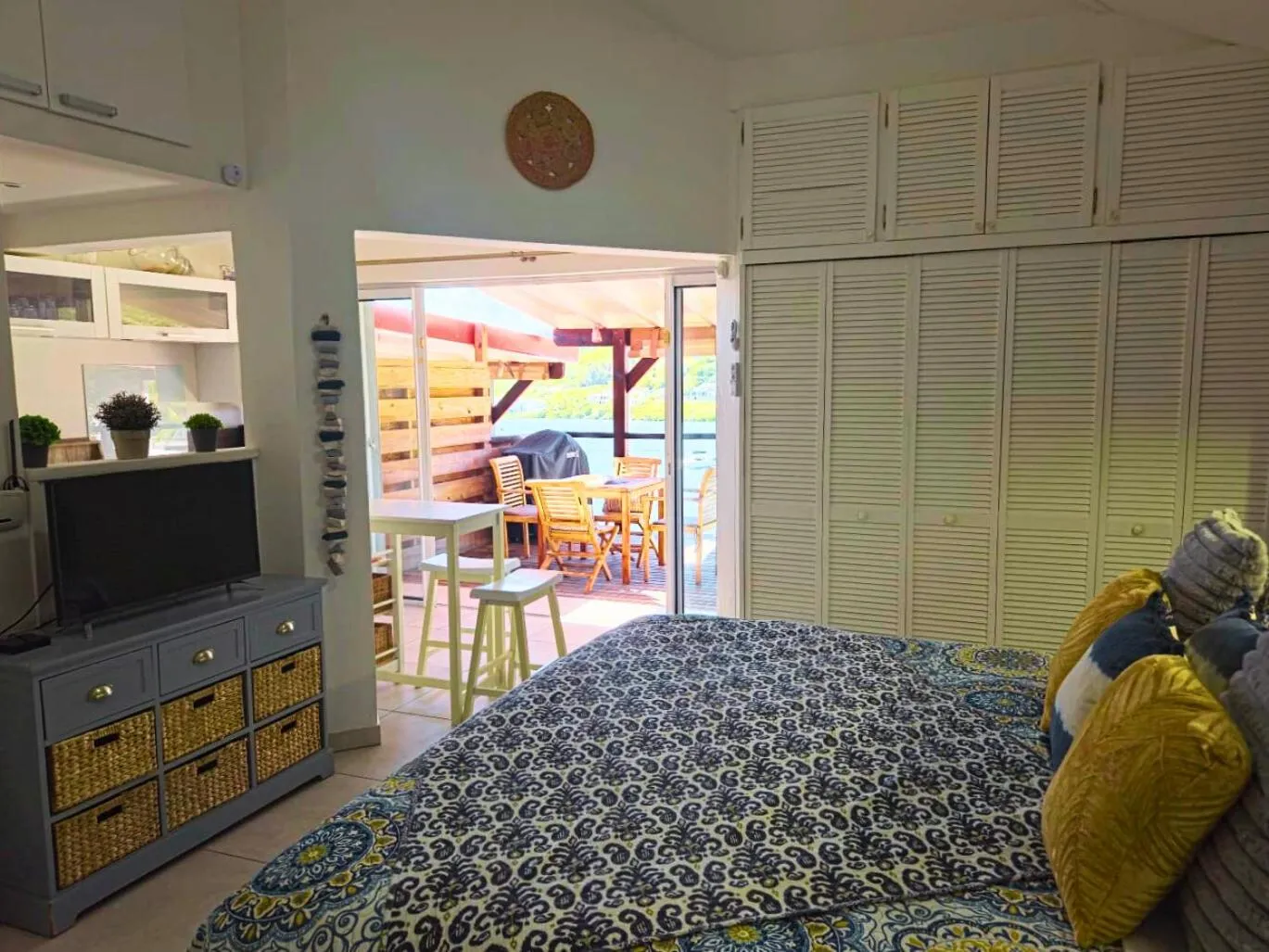 Bed in Les Balcons d'Oyster Pond