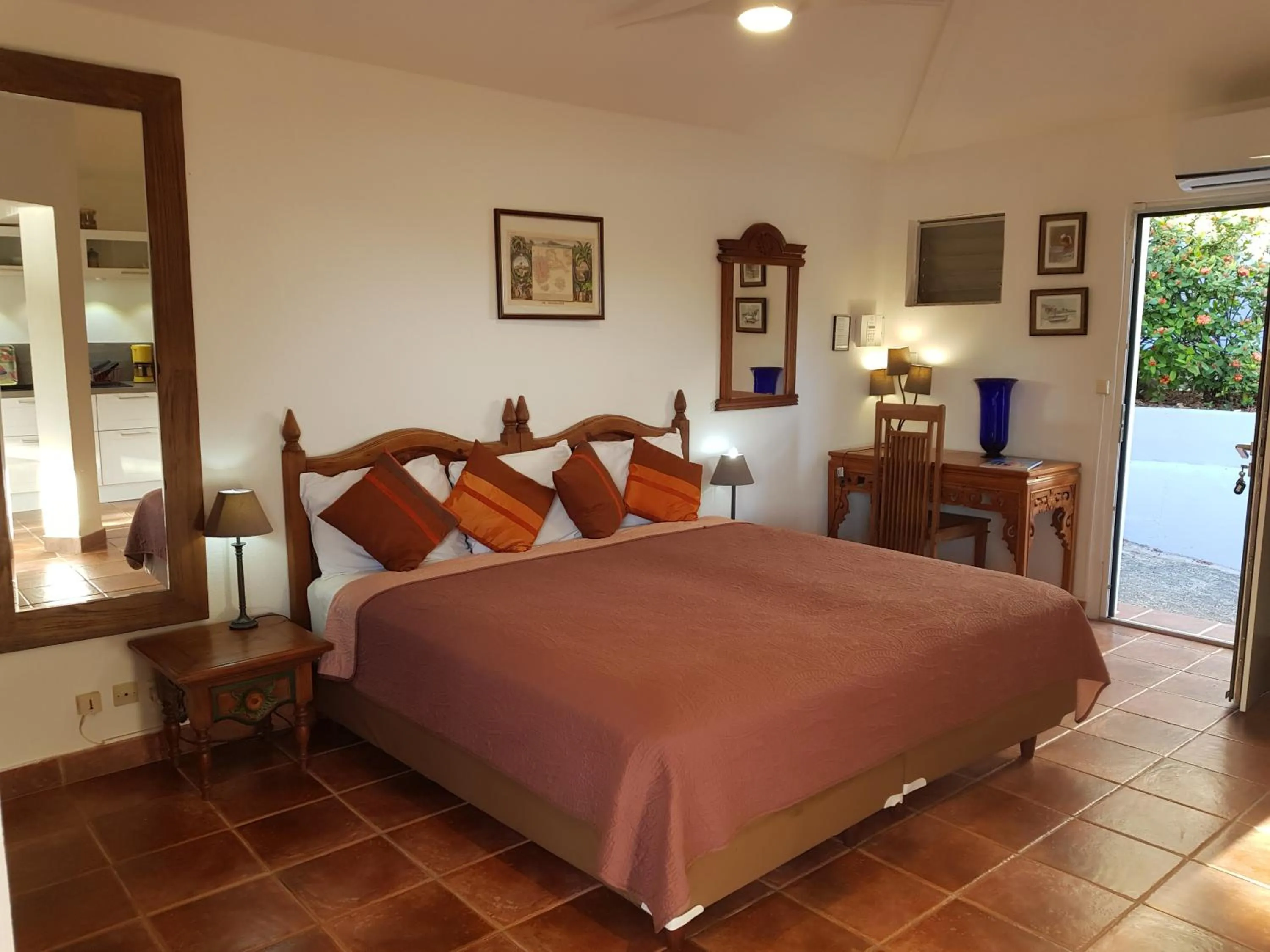 Bed in Les Balcons d'Oyster Pond