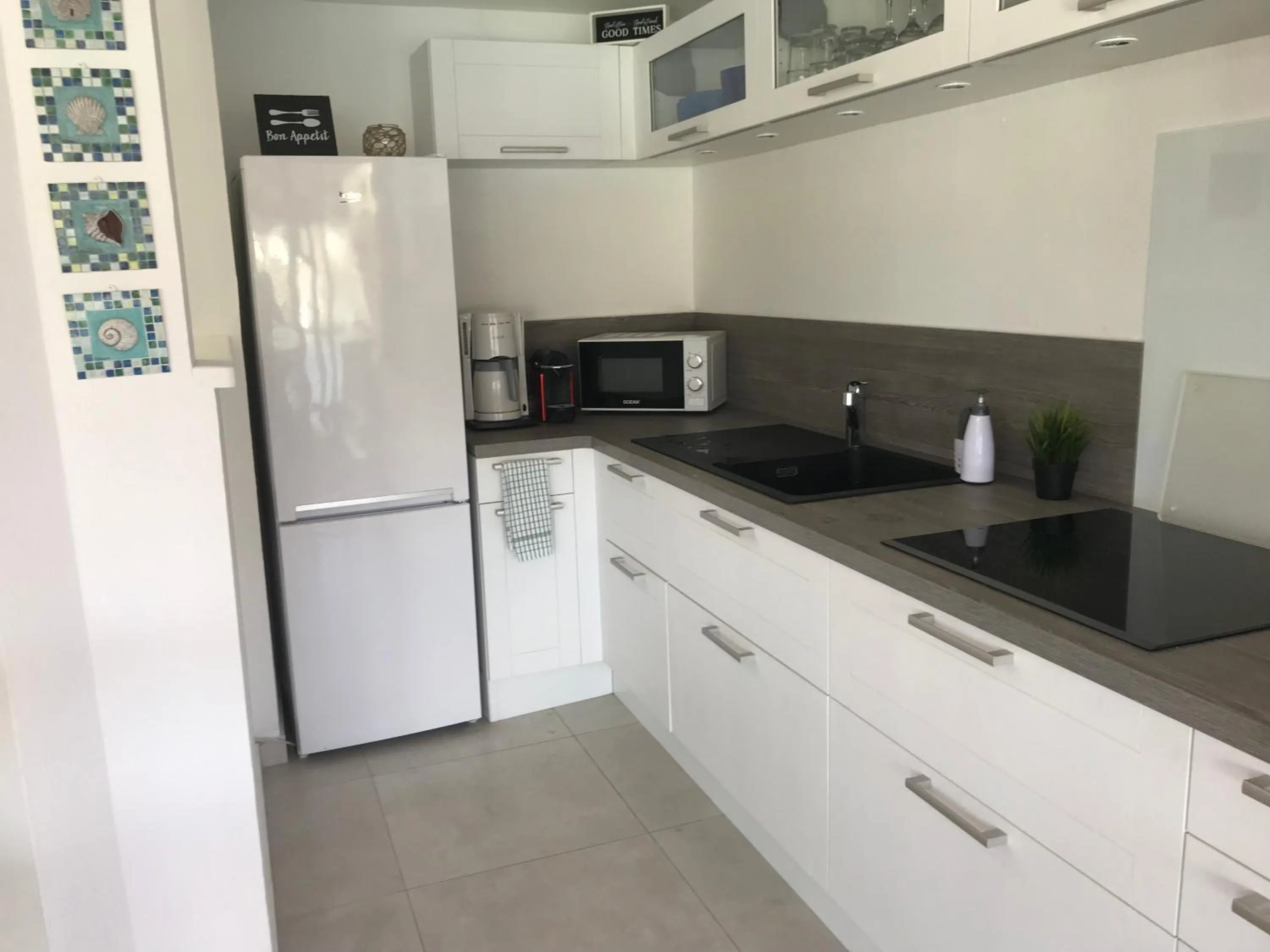 Kitchen or kitchenette in Les Balcons d'Oyster Pond