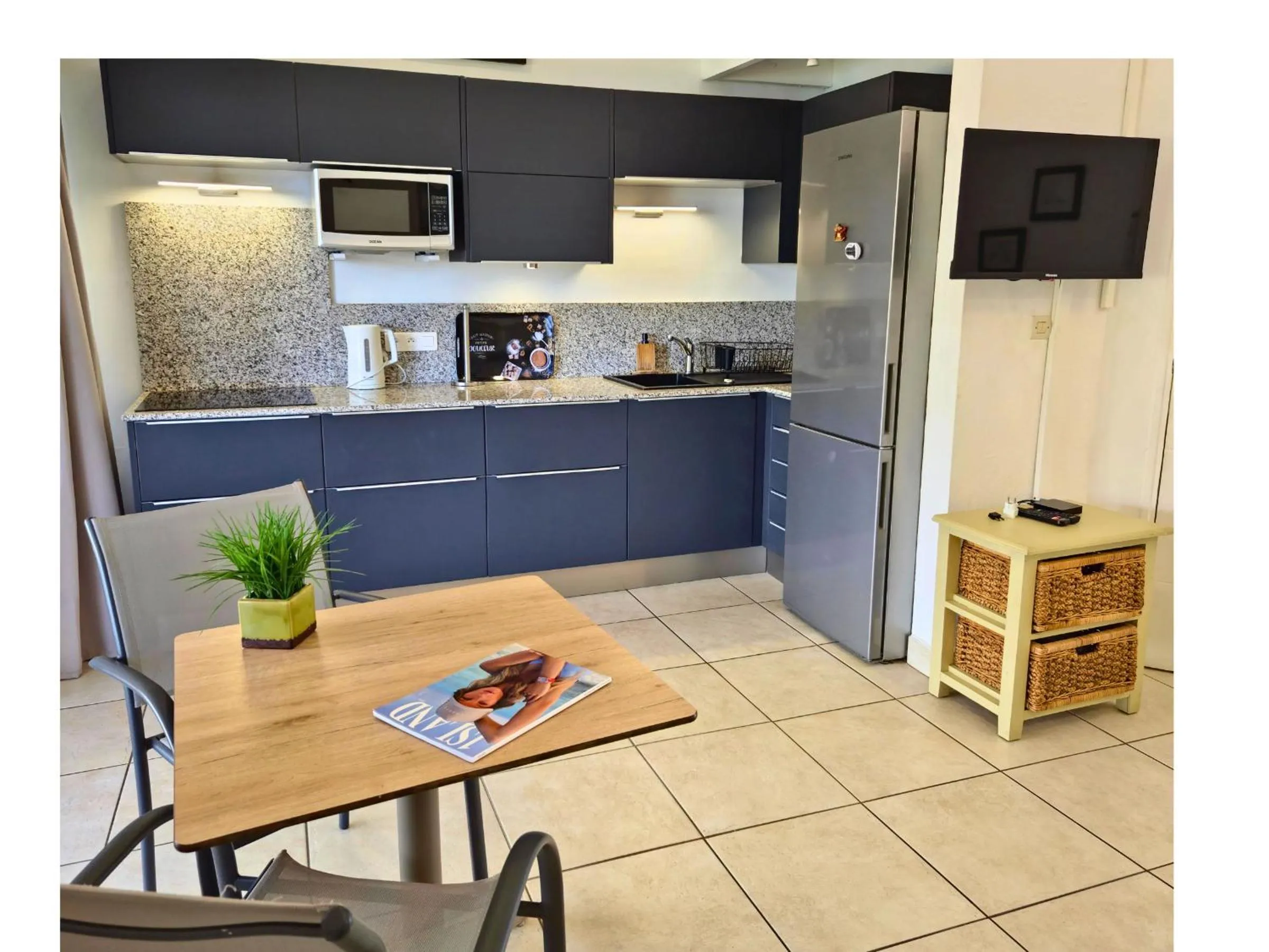 Kitchen or kitchenette in Les Balcons d'Oyster Pond