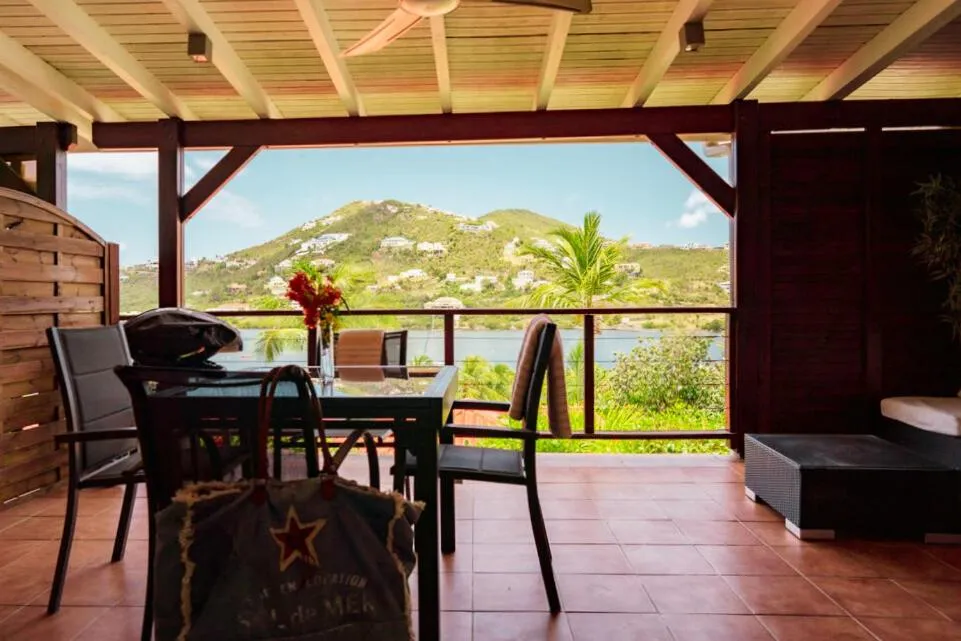Patio in Les Balcons d'Oyster Pond