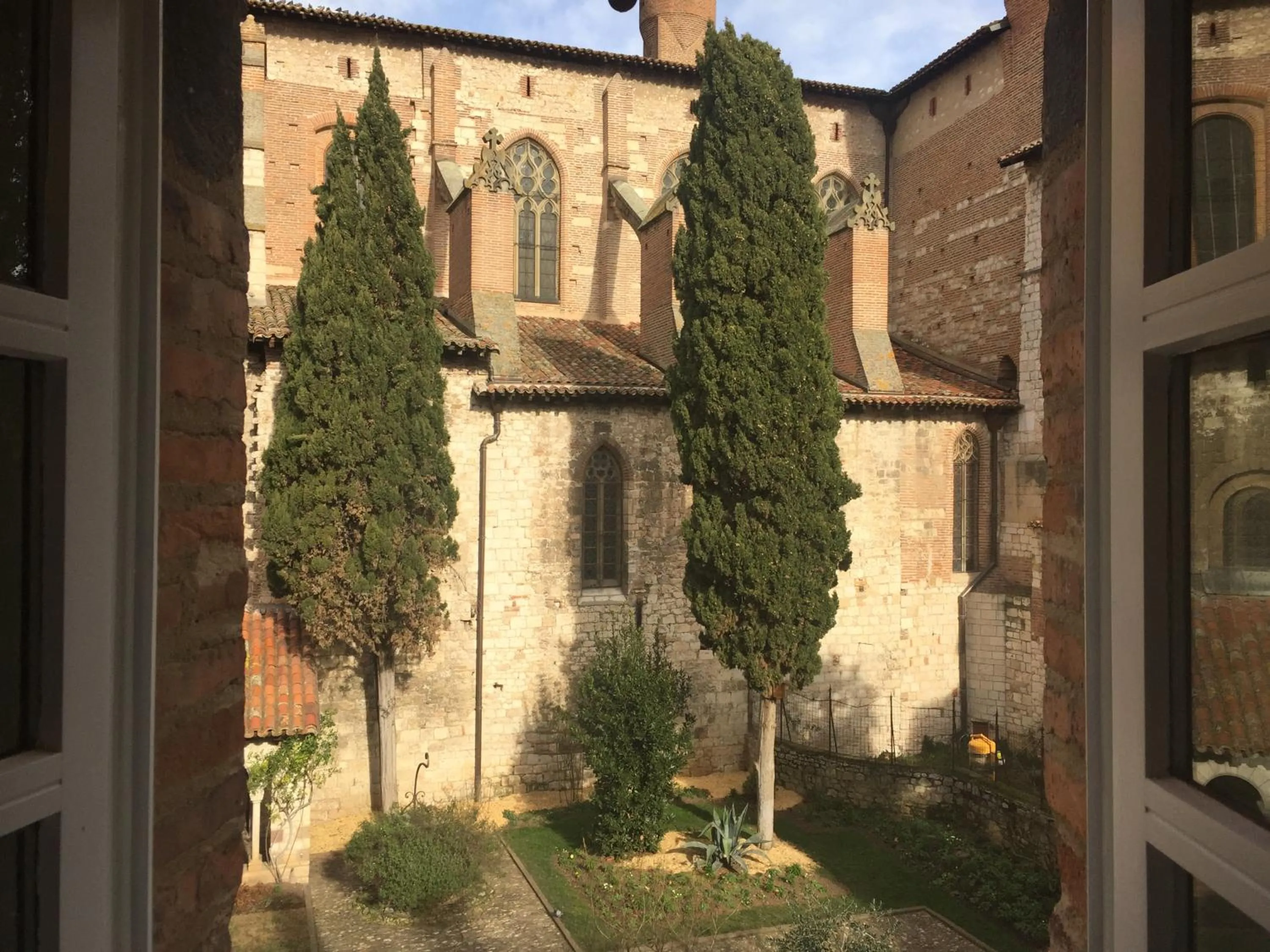 Garden view in L'appart du Cloitre