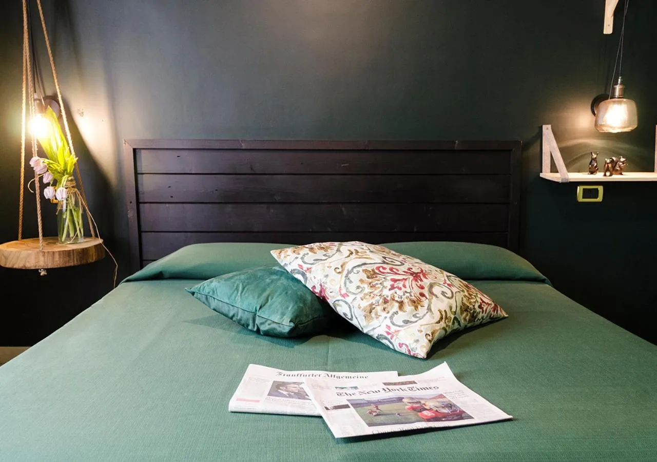 Bedroom, Bed in Eterna Roma