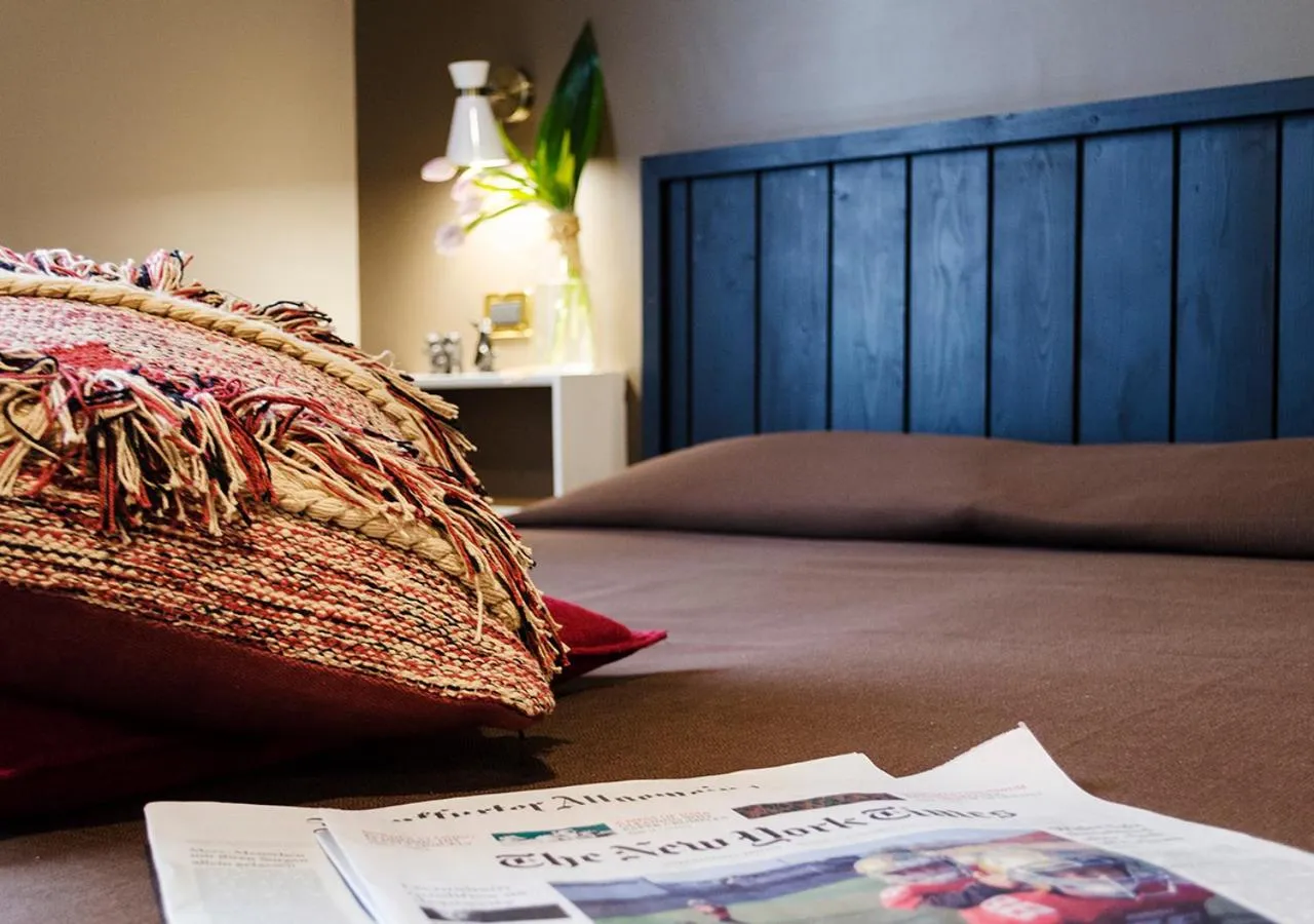 Bedroom, Bed in Eterna Roma