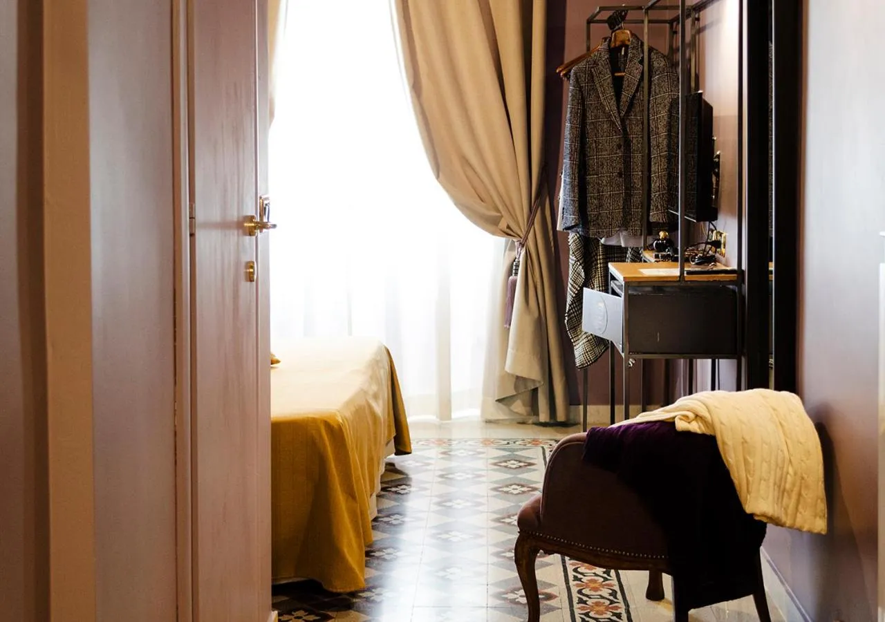 Bedroom, Bed in Eterna Roma