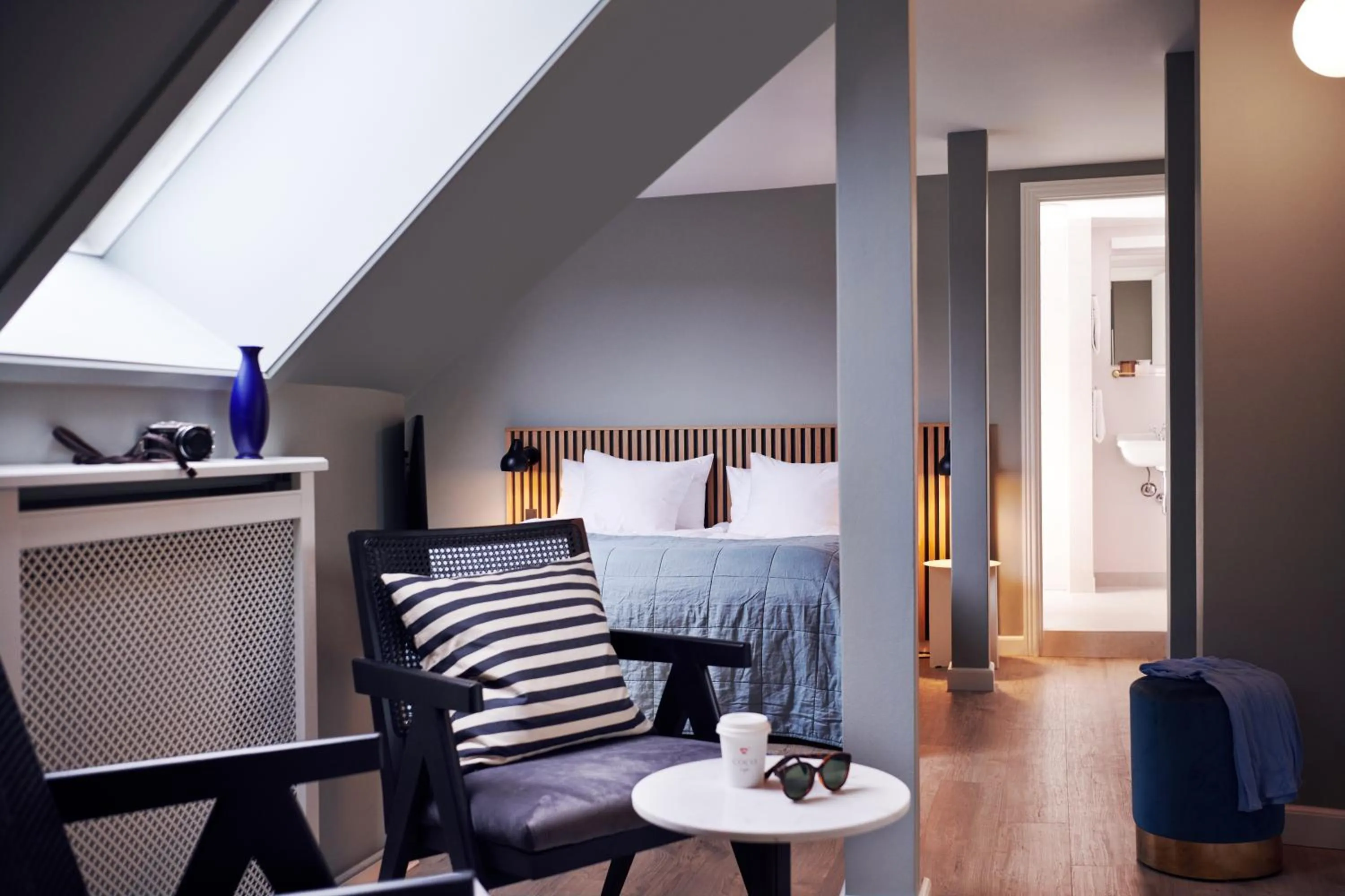 Seating area, Bed in Coco Hotel