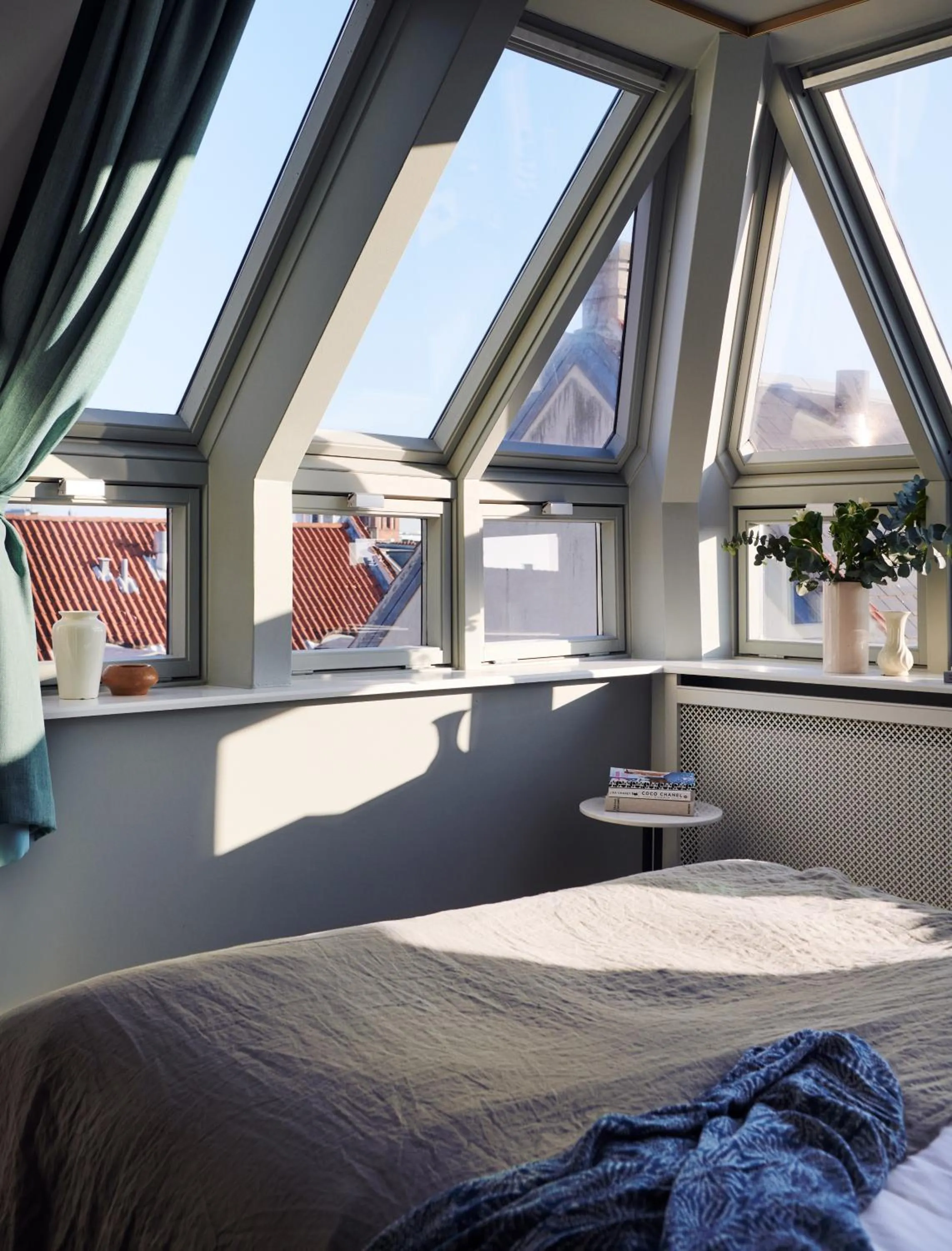 Bedroom, Bed in Coco Hotel