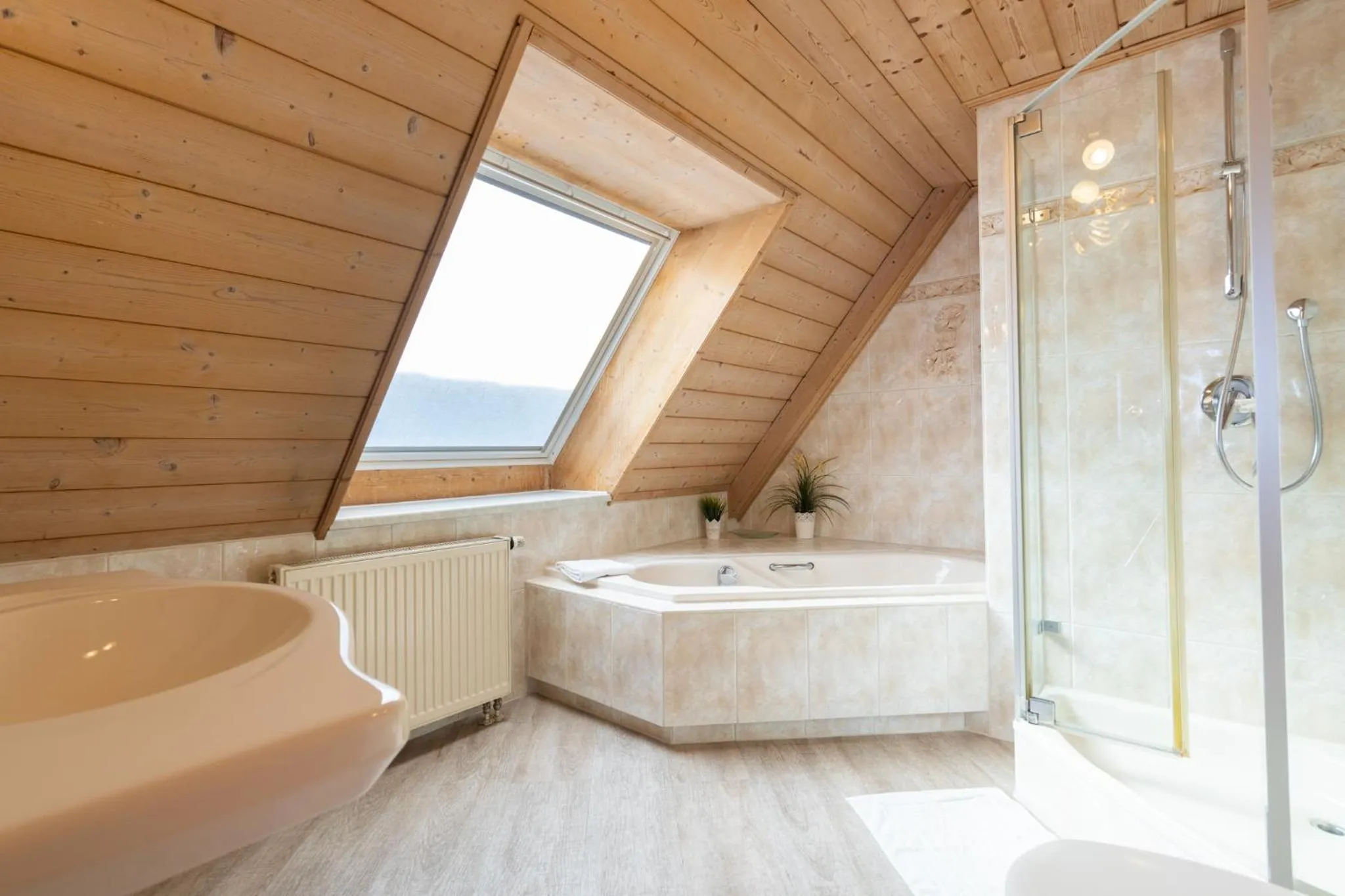 Bathroom in Hotel-Restaurant Straussen