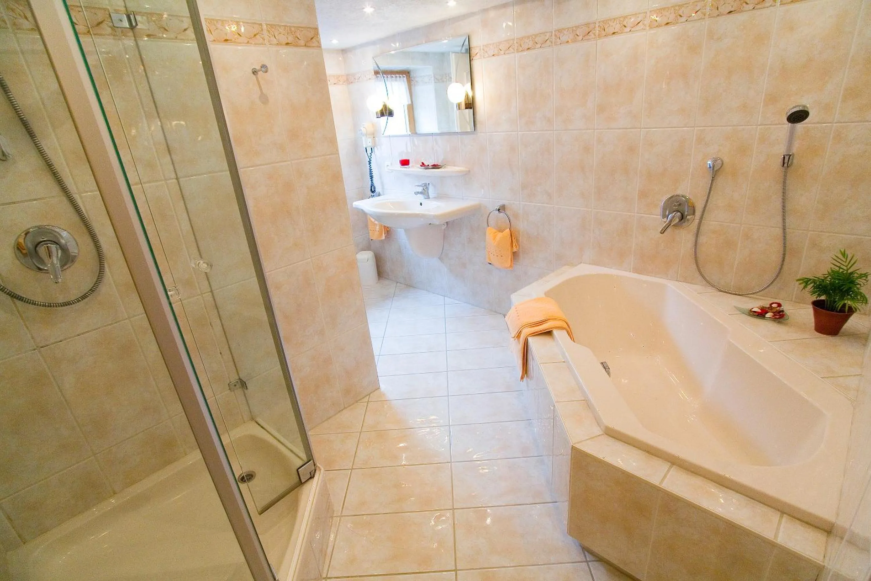 Photo of the whole room in Hotel-Restaurant Straussen