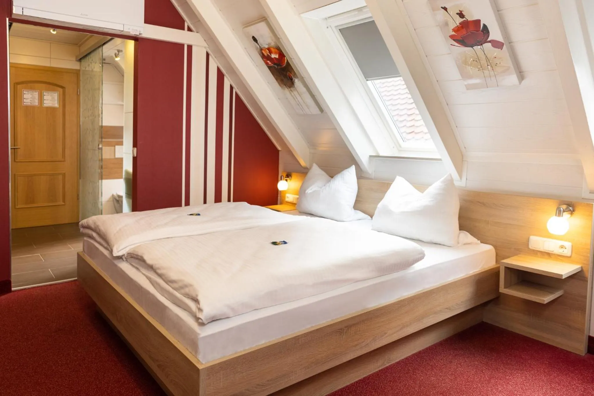 Bed in Hotel-Restaurant Straussen