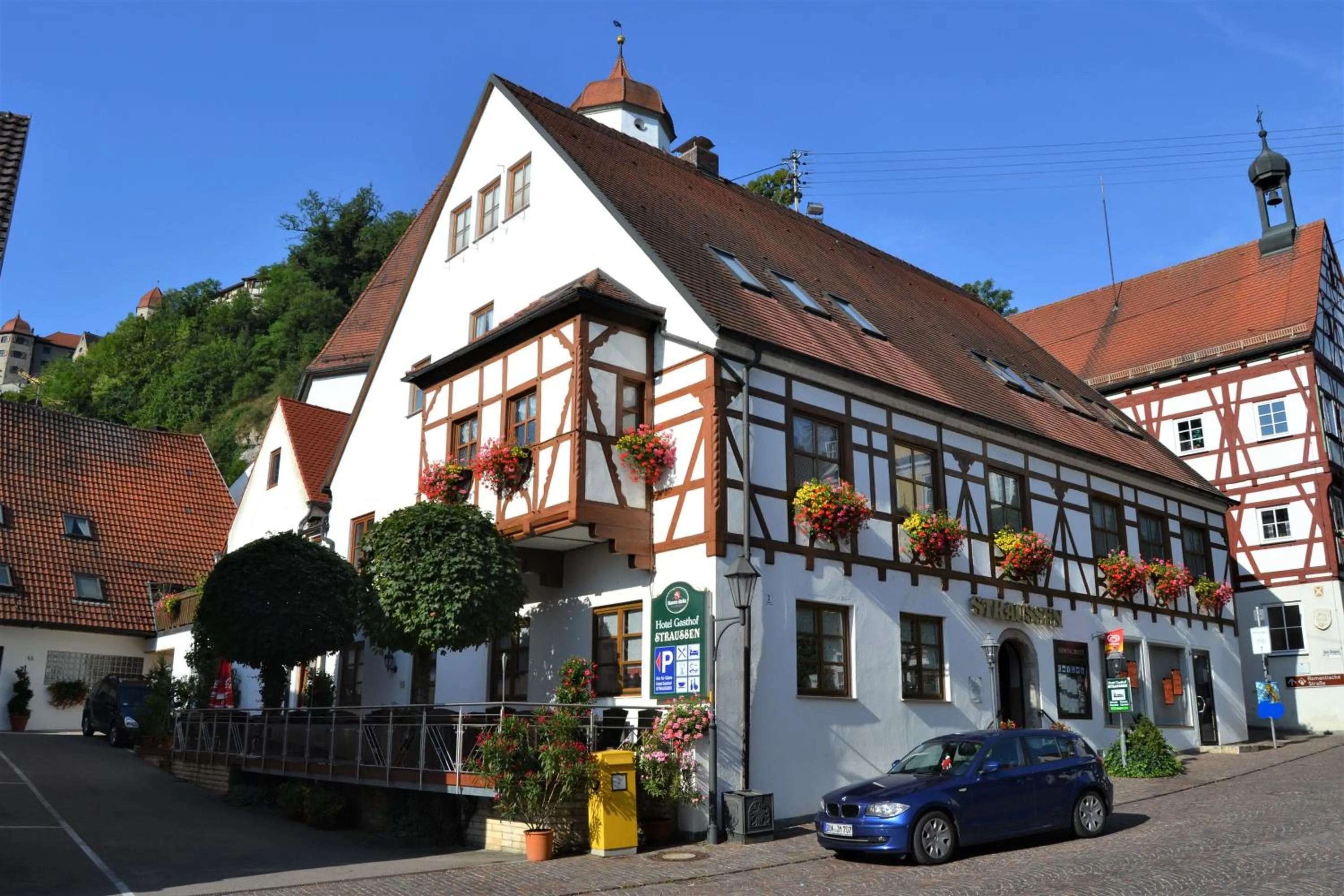 Facade/entrance in Hotel-Restaurant Straussen