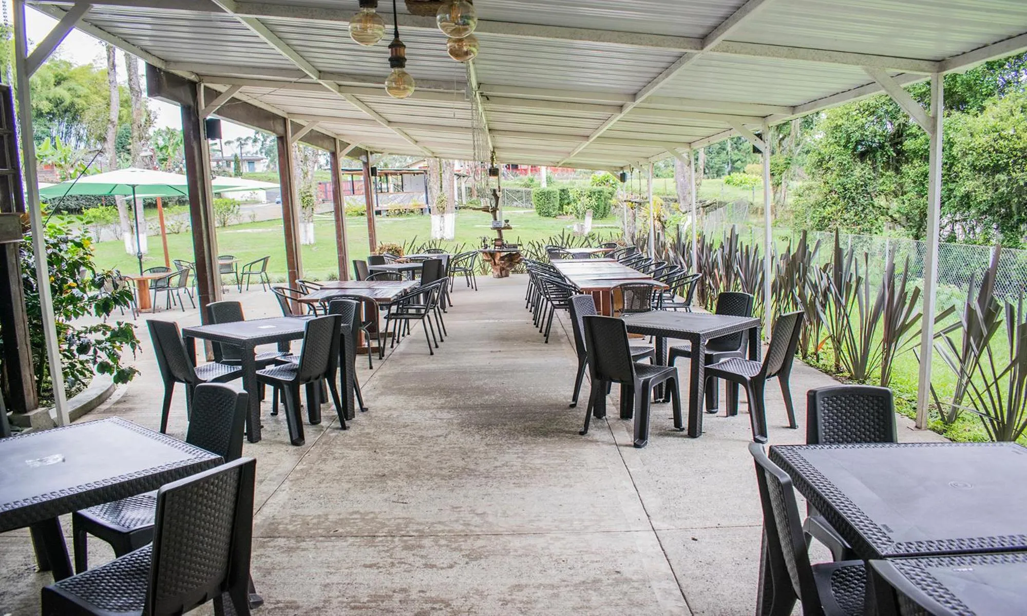 Restaurant/places to eat in Hotel Hacienda Santa Clara