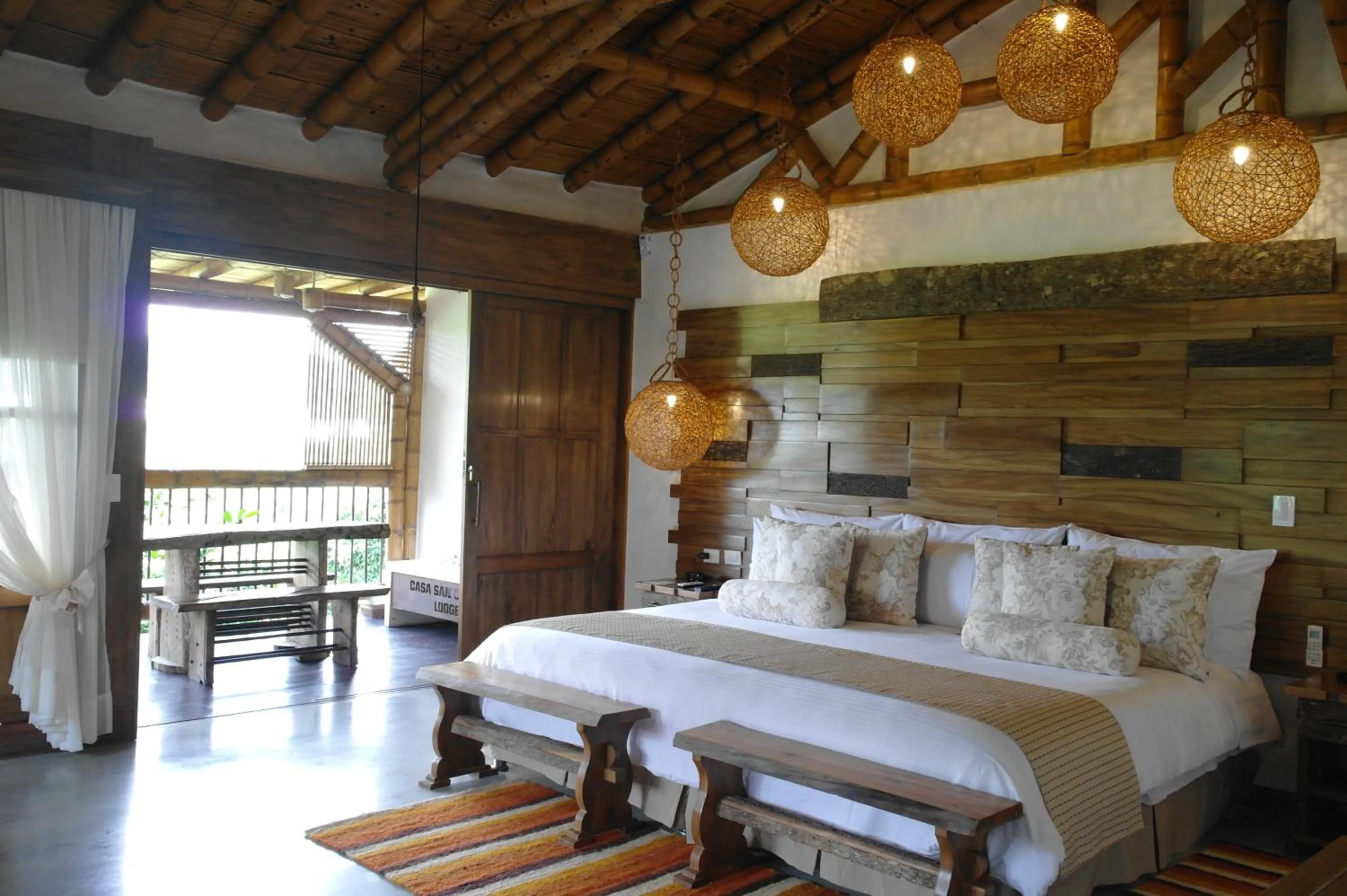 Photo of the whole room, Bed in Hotel Casa San Carlos Lodge Pereira
