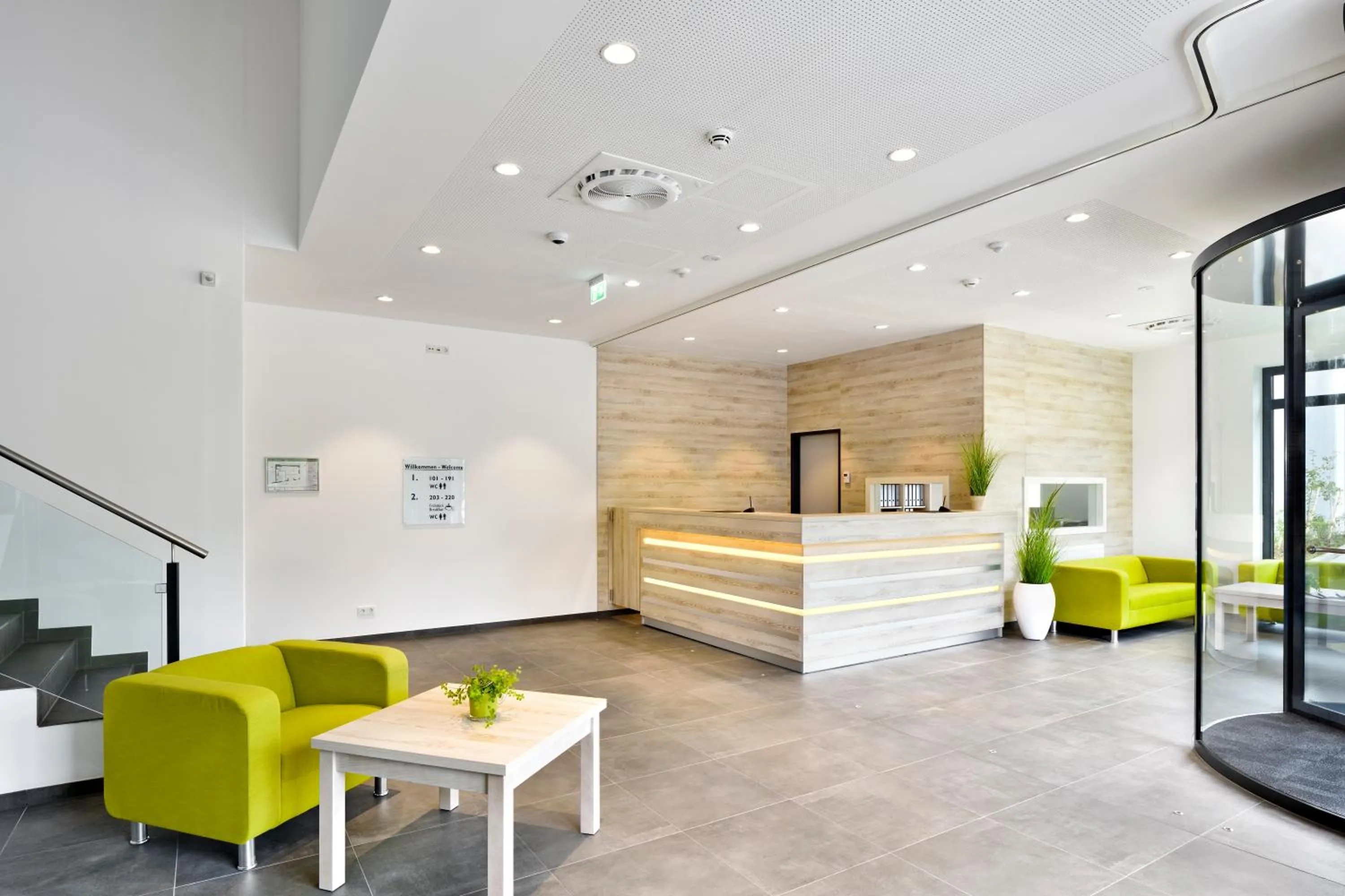 Lobby or reception in Novina Sleep Inn Herzogenaurach