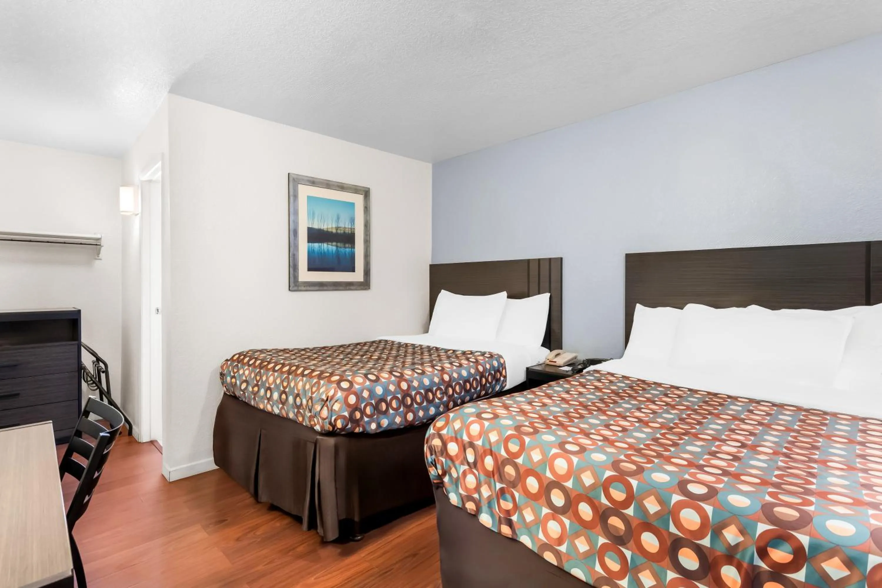 Photo of the whole room, Bed in Americas Best Value Inn Stillwater