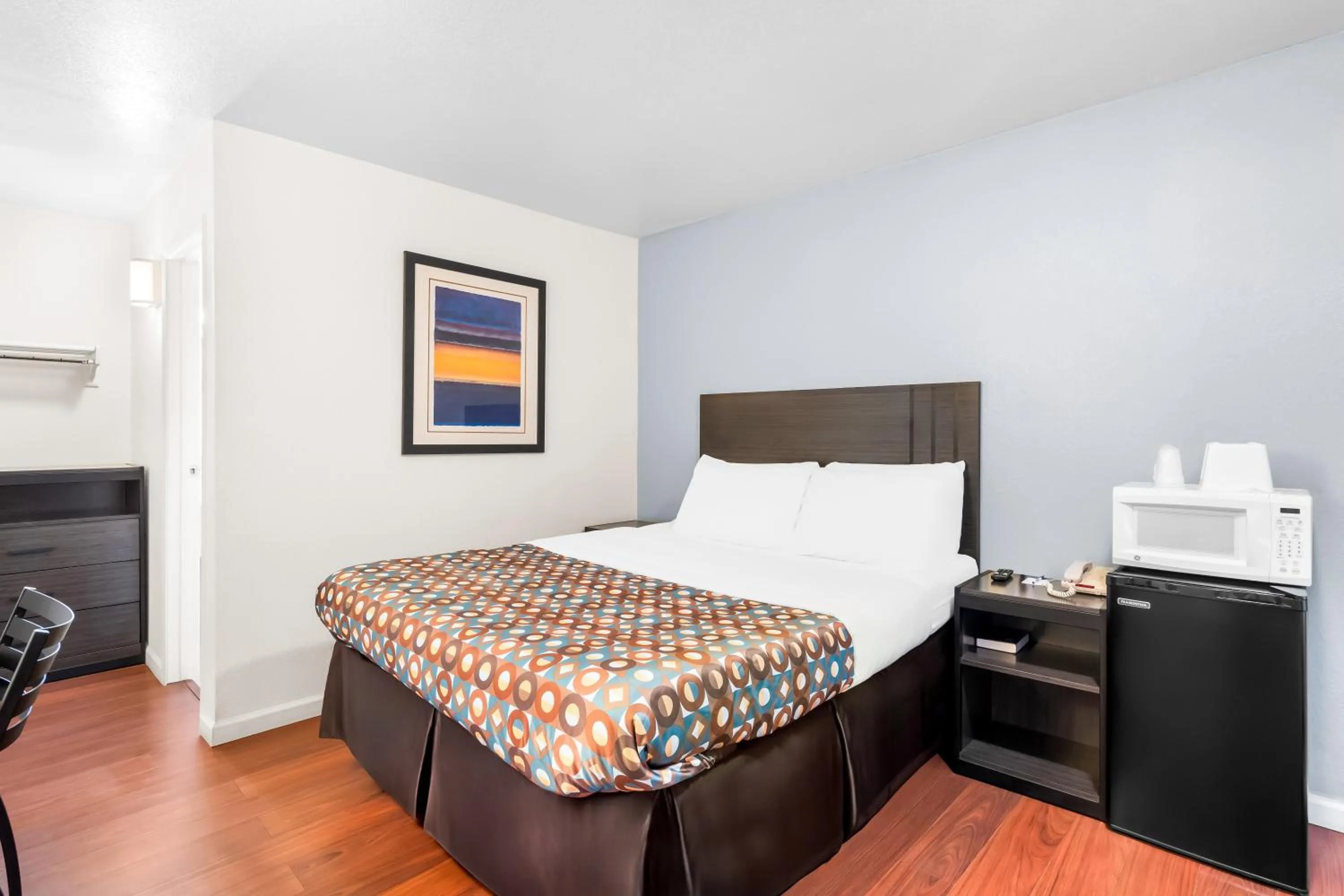 Bedroom, Bed in Americas Best Value Inn Stillwater