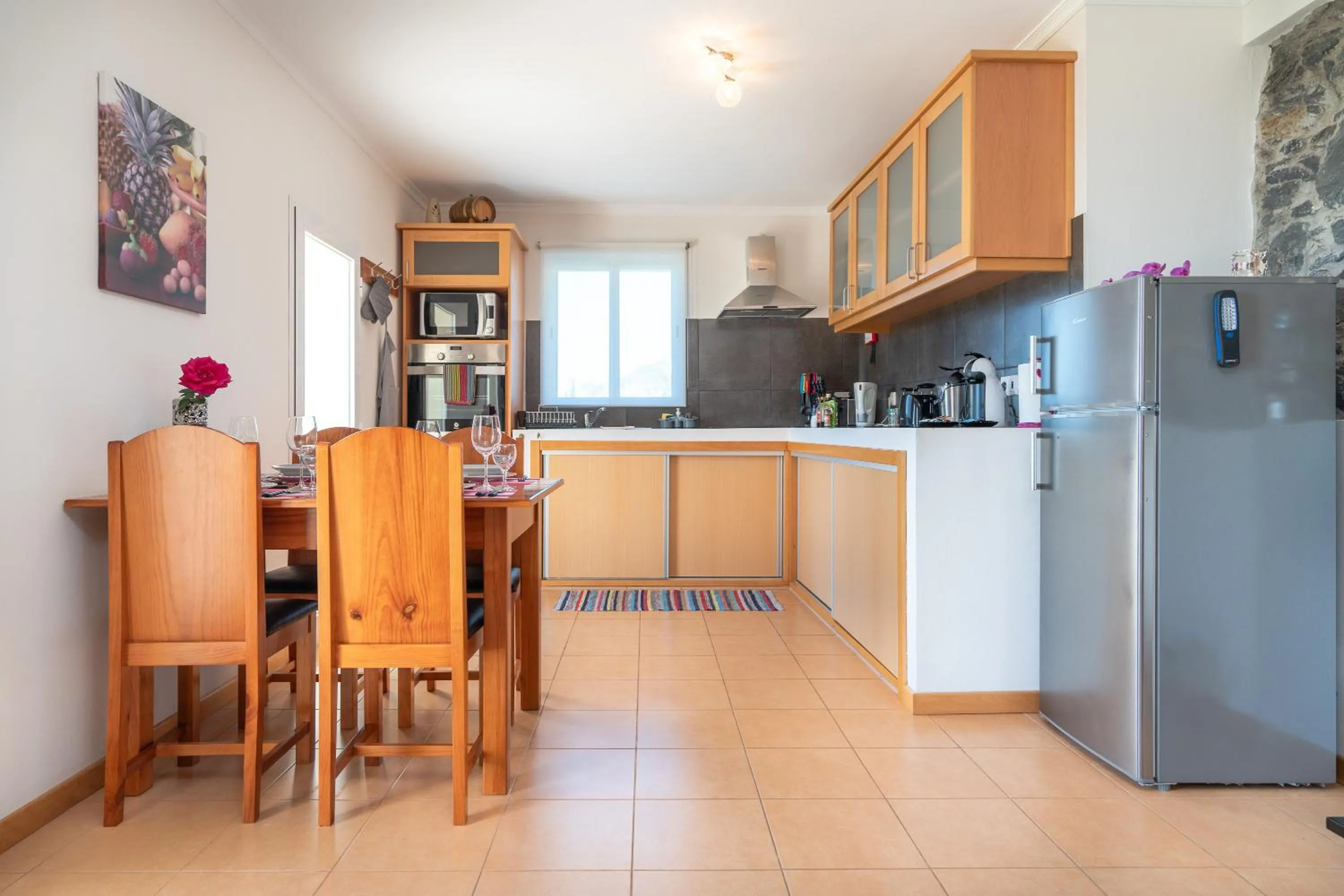Communal kitchen in Casa Sol e Vista