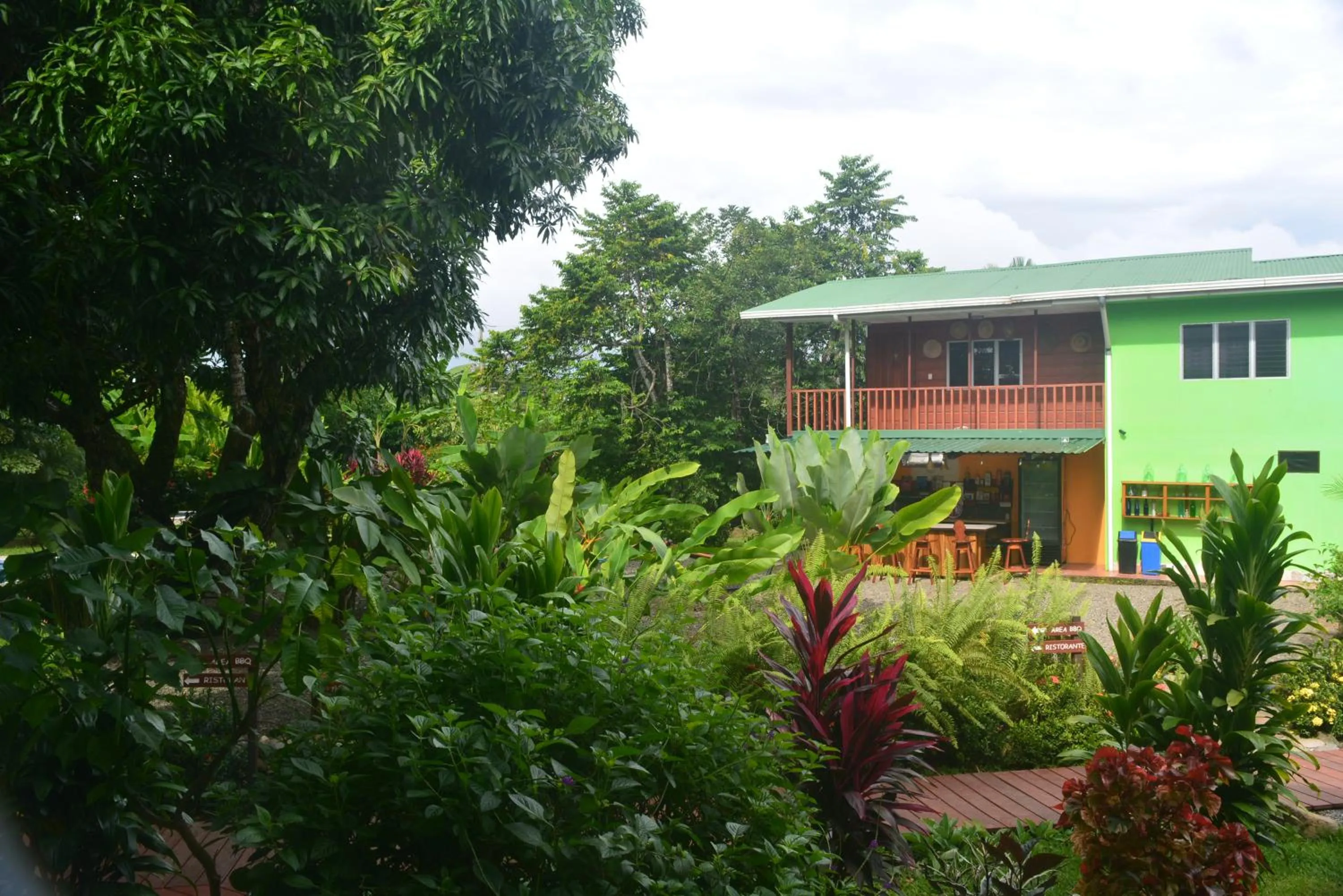 Property building in Dolce Uvita