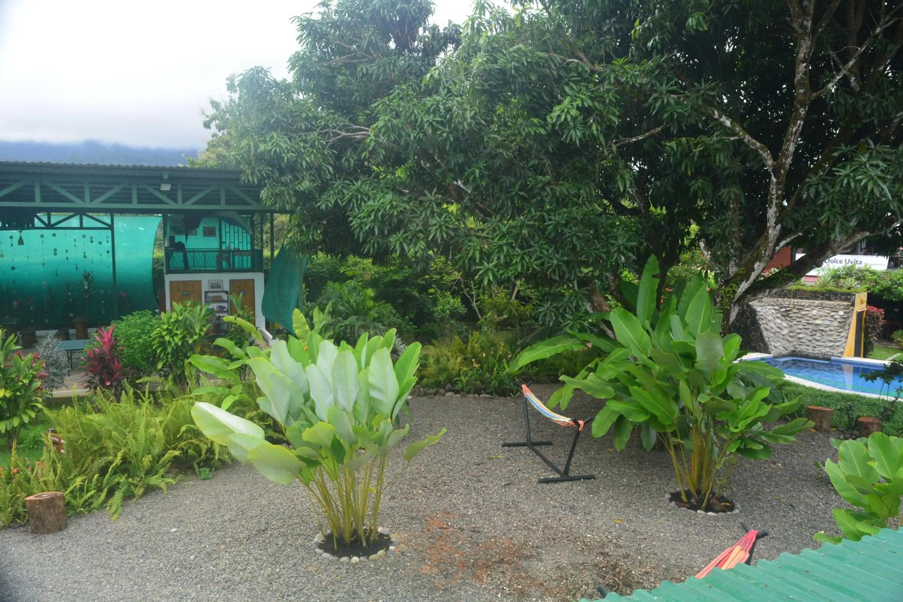 Communal lounge/ TV room in Dolce Uvita