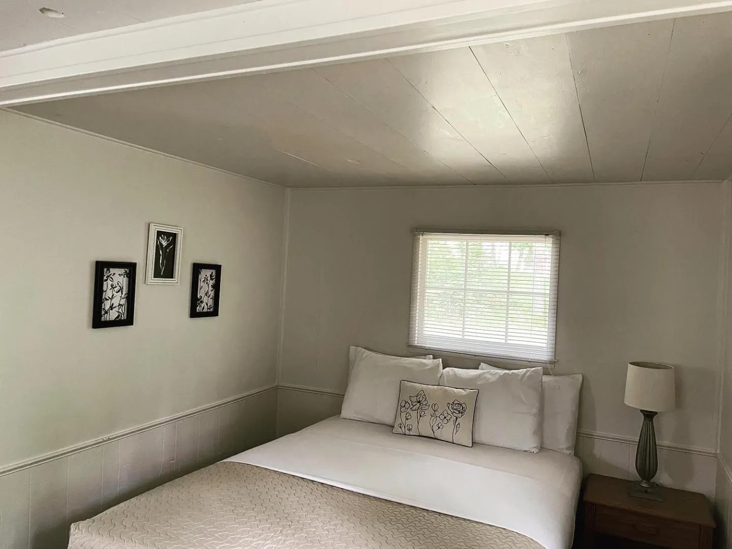 Bed in Hanging Horn Lakeside Resort