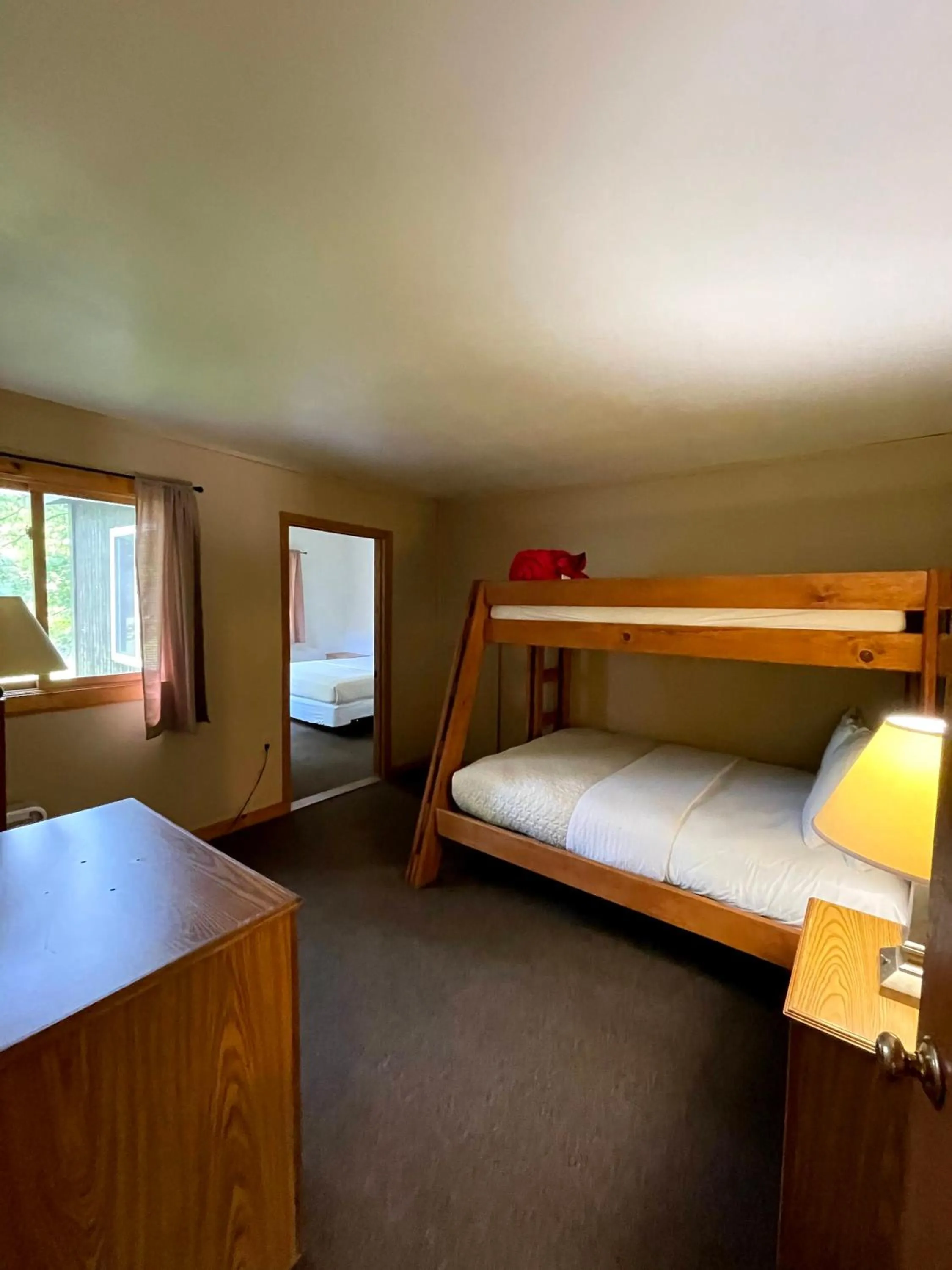 Hanging Horn Lakeside Resort