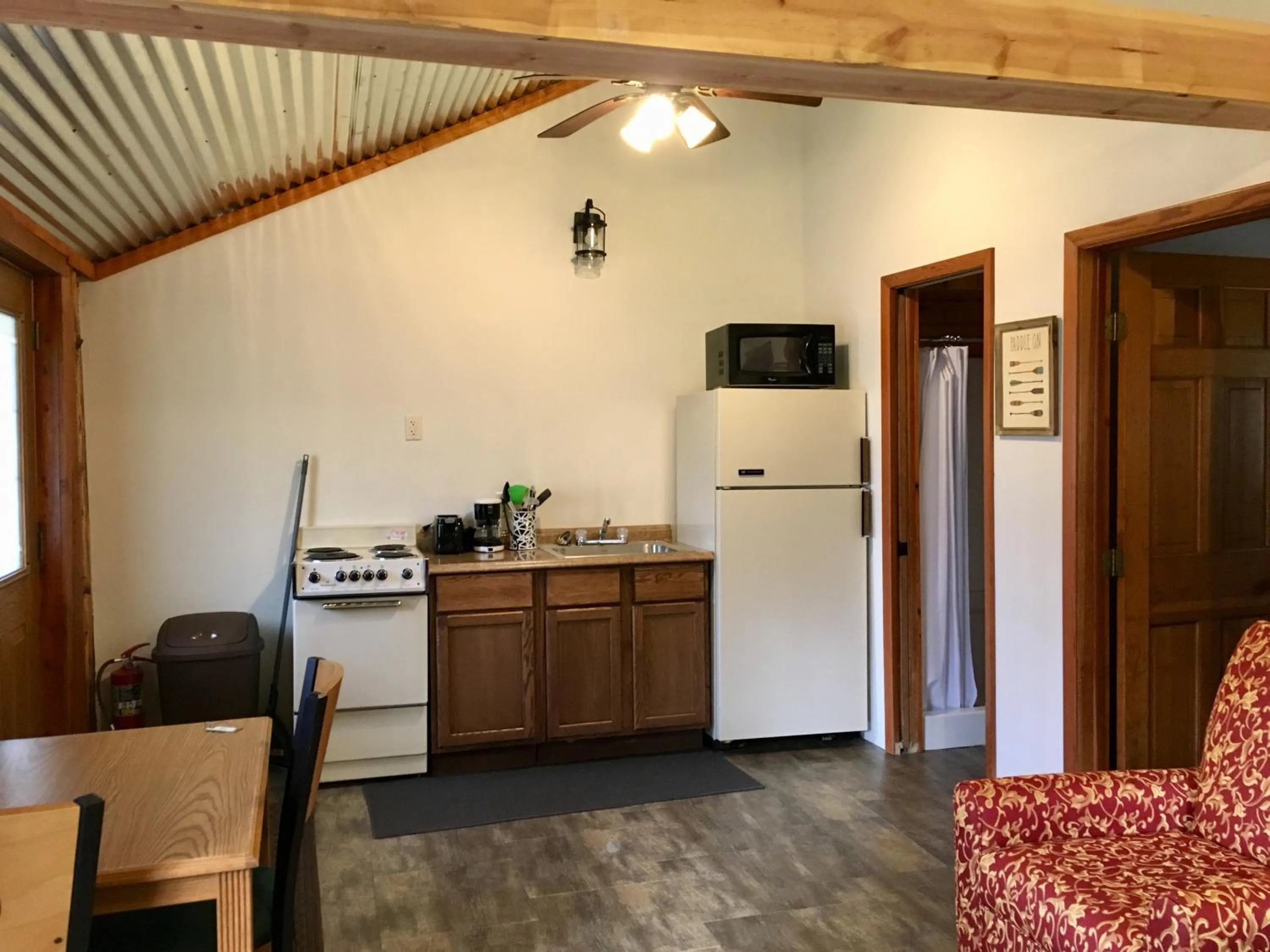 Hanging Horn Lakeside Resort